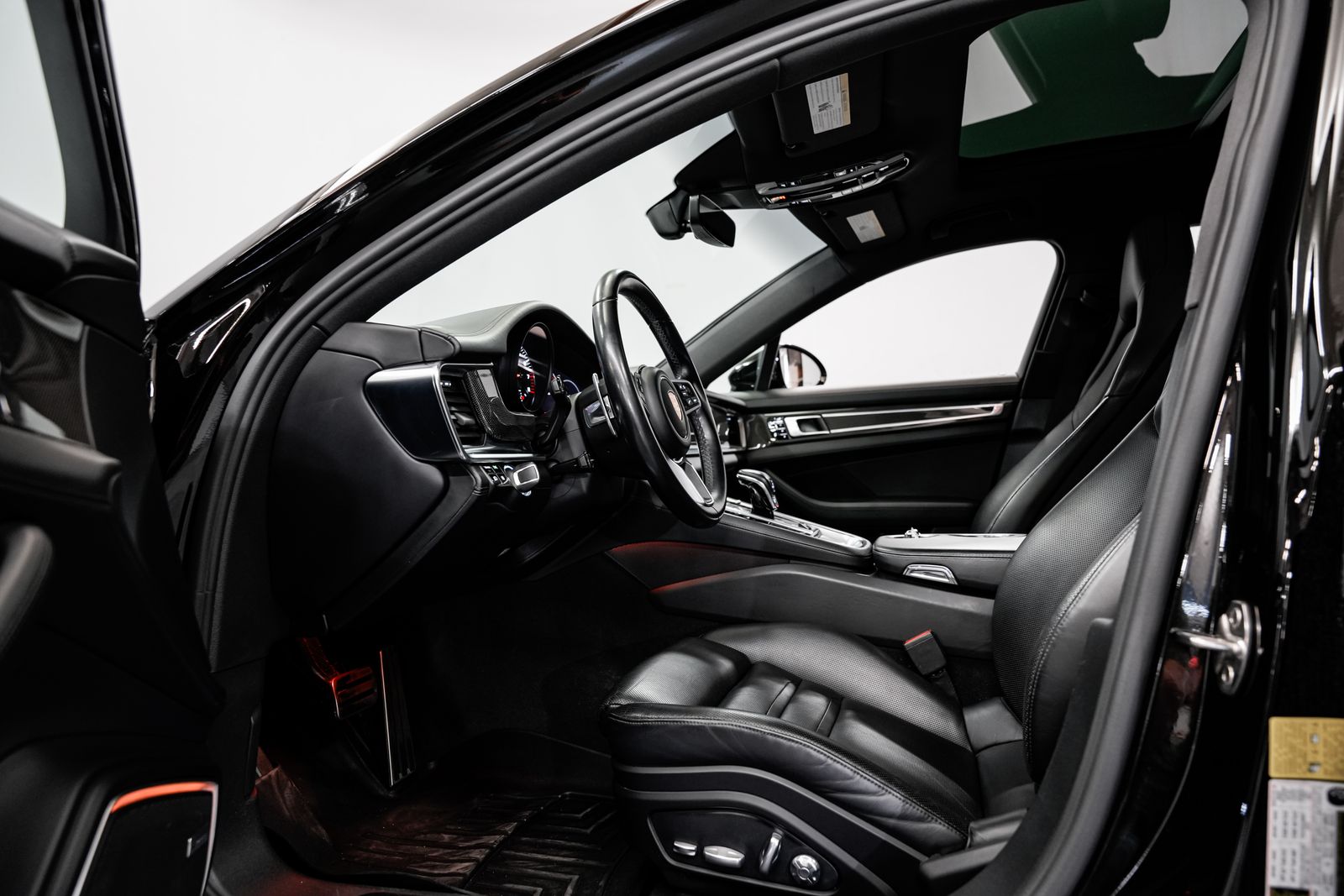 2018 Porsche Panamera Sport Turismo 4S — photo 19
