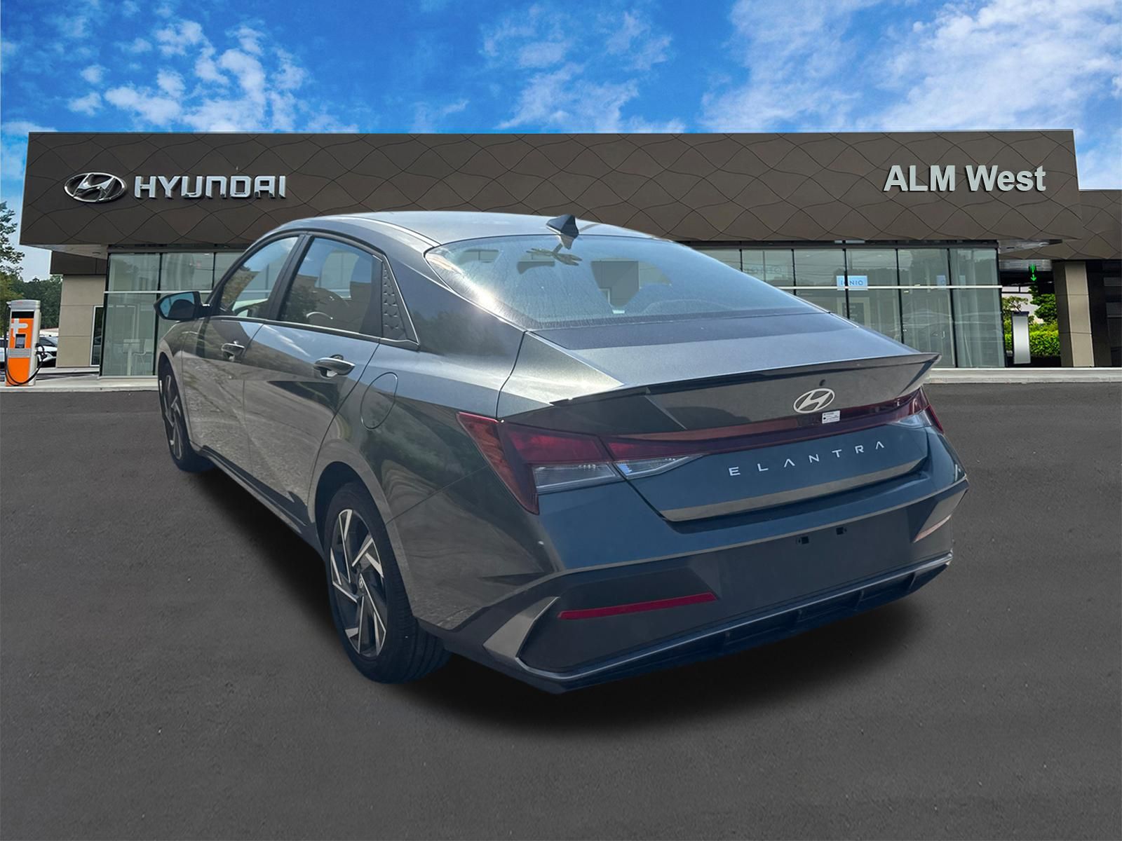 Used 2025 Gray Hyundai SEL Sport image 7