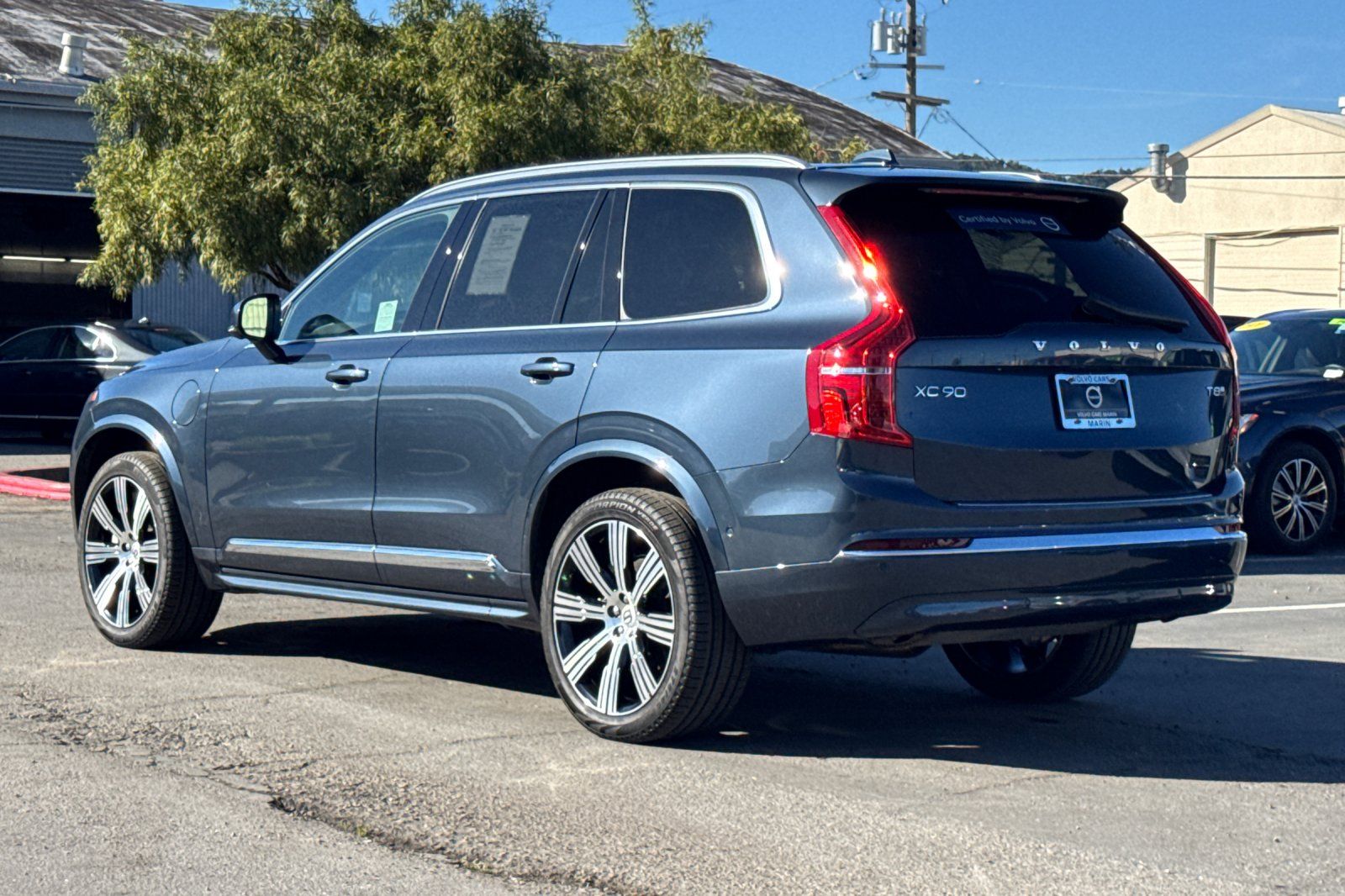 View vehicle photo 7