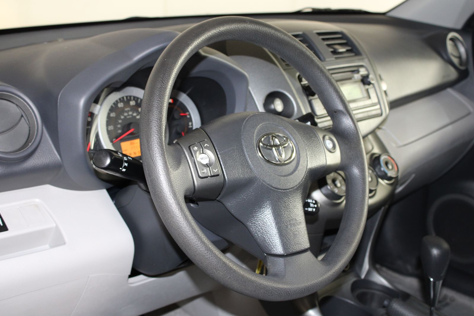 Used 2012 Red Toyota Base image 3