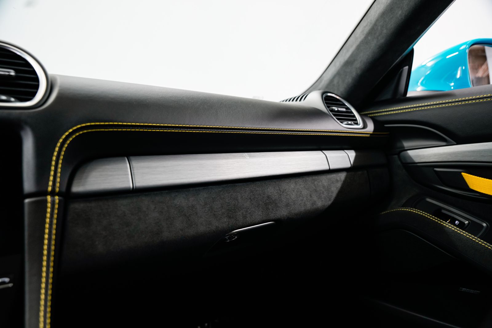 2021 Porsche 718 Cayman GT4 — photo 14