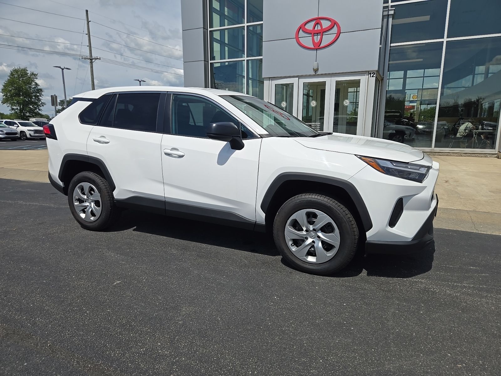2023 Toyota RAV4 LE