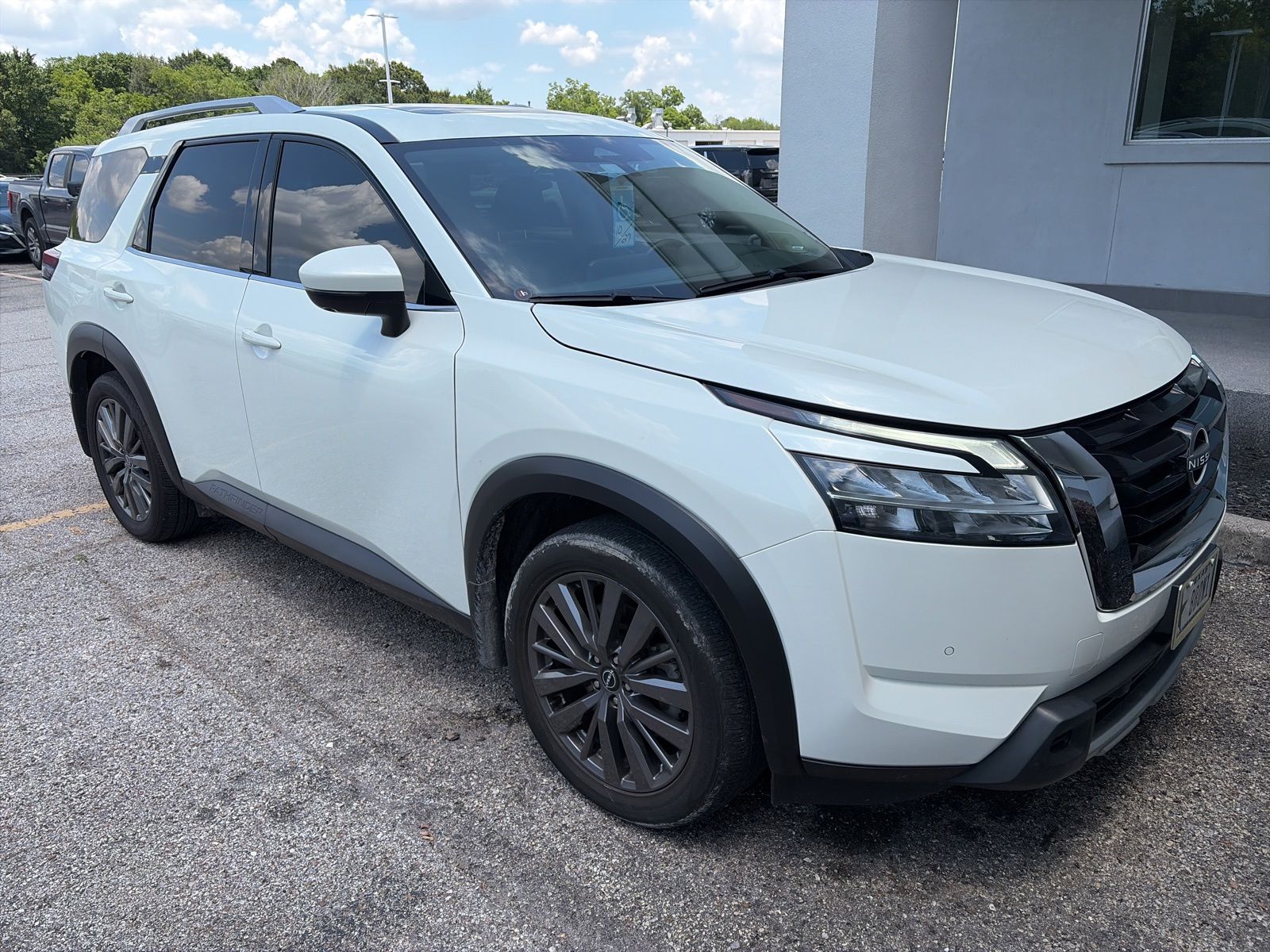 Pearl White Tricoat 2024 Nissan Pathfinder SL FWD SUV / Crossover Front-Wheel Drive 9-Speed Automatic