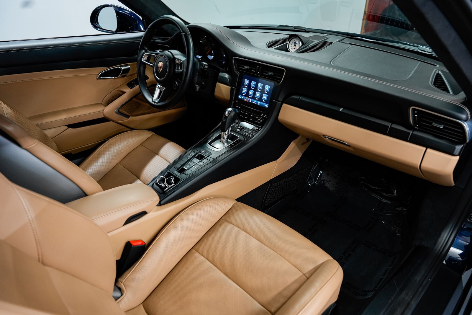 2018 Porsche 911 Carrera GTS — photo 28