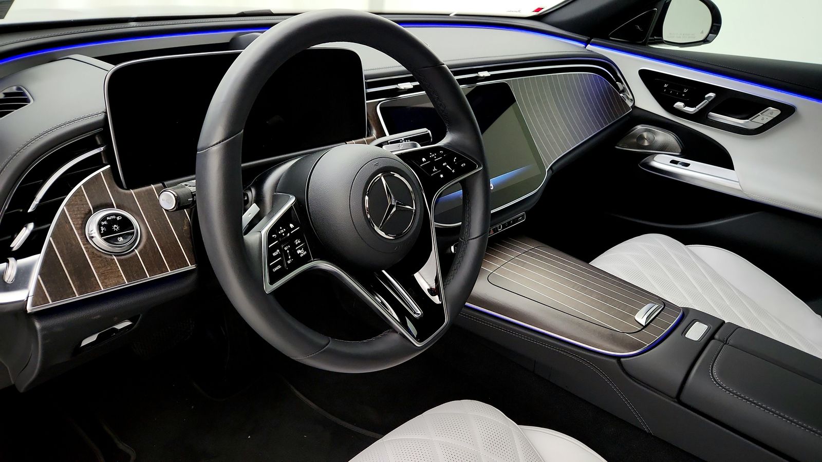 Used 2025 Blue Mercedes-Benz E 450 image 25