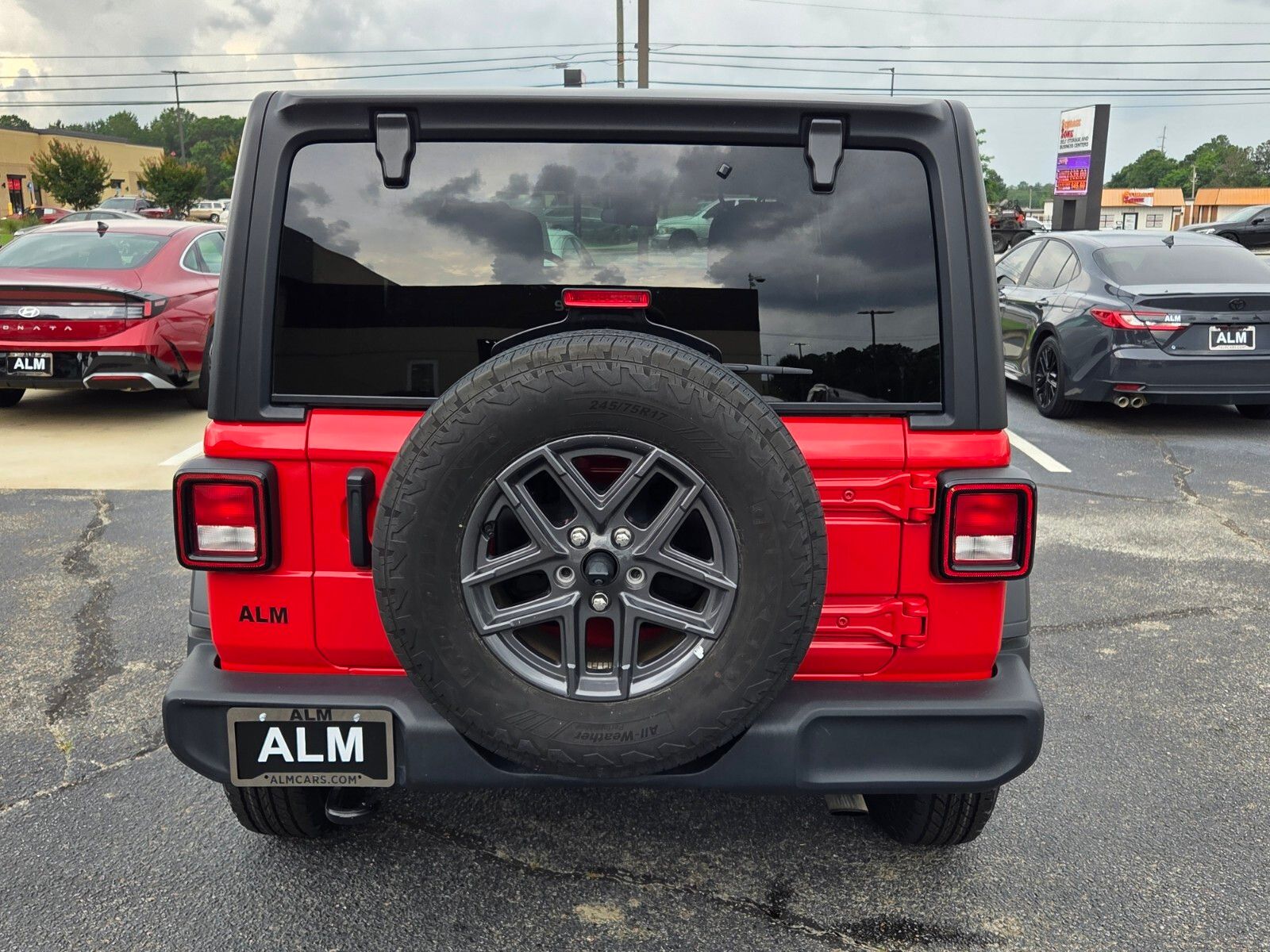 Used 2025 Red Jeep Sport S image 10