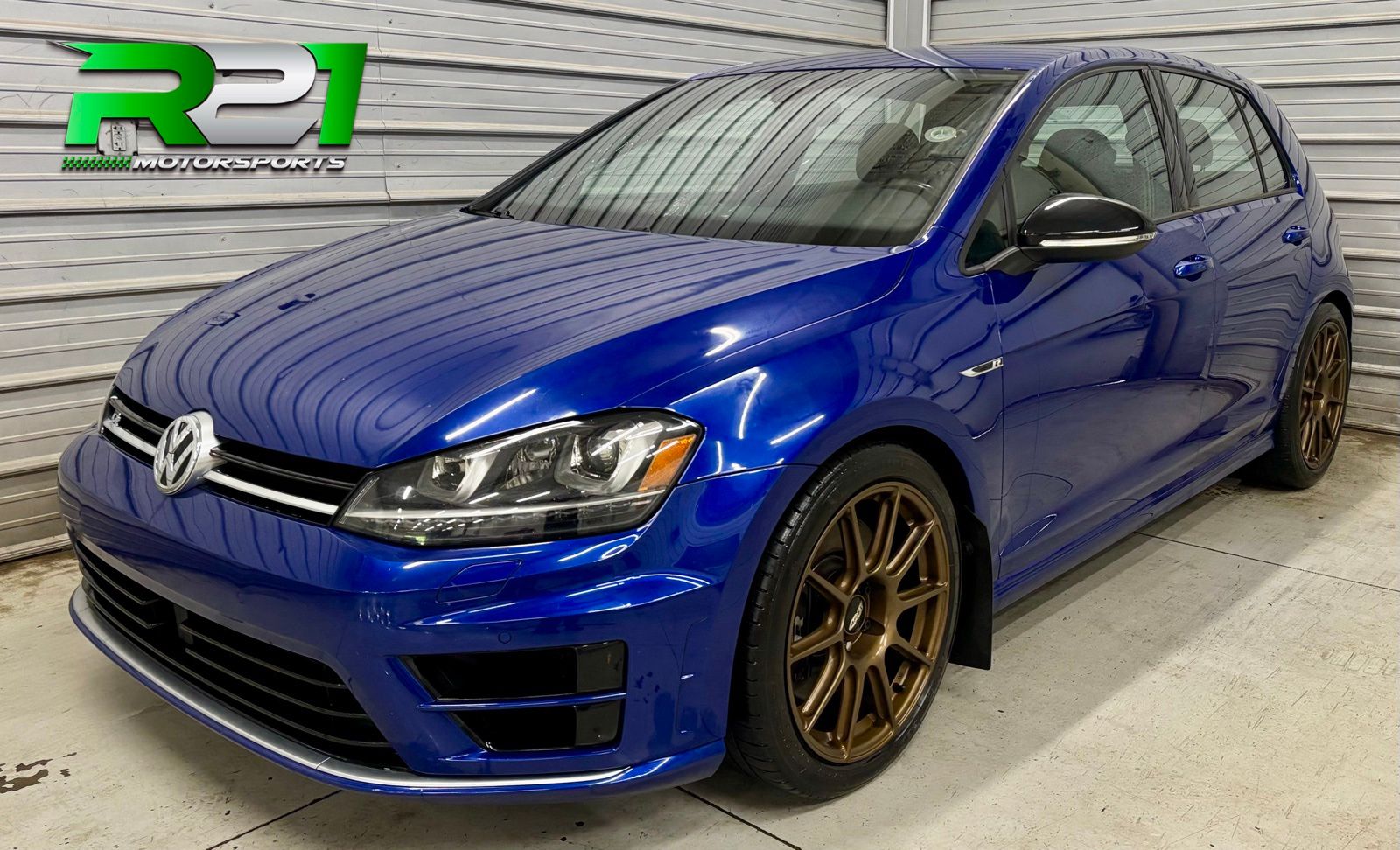 2017 Volkswagen Golf R R w/DCC & Navigation 4-door DSG's photo