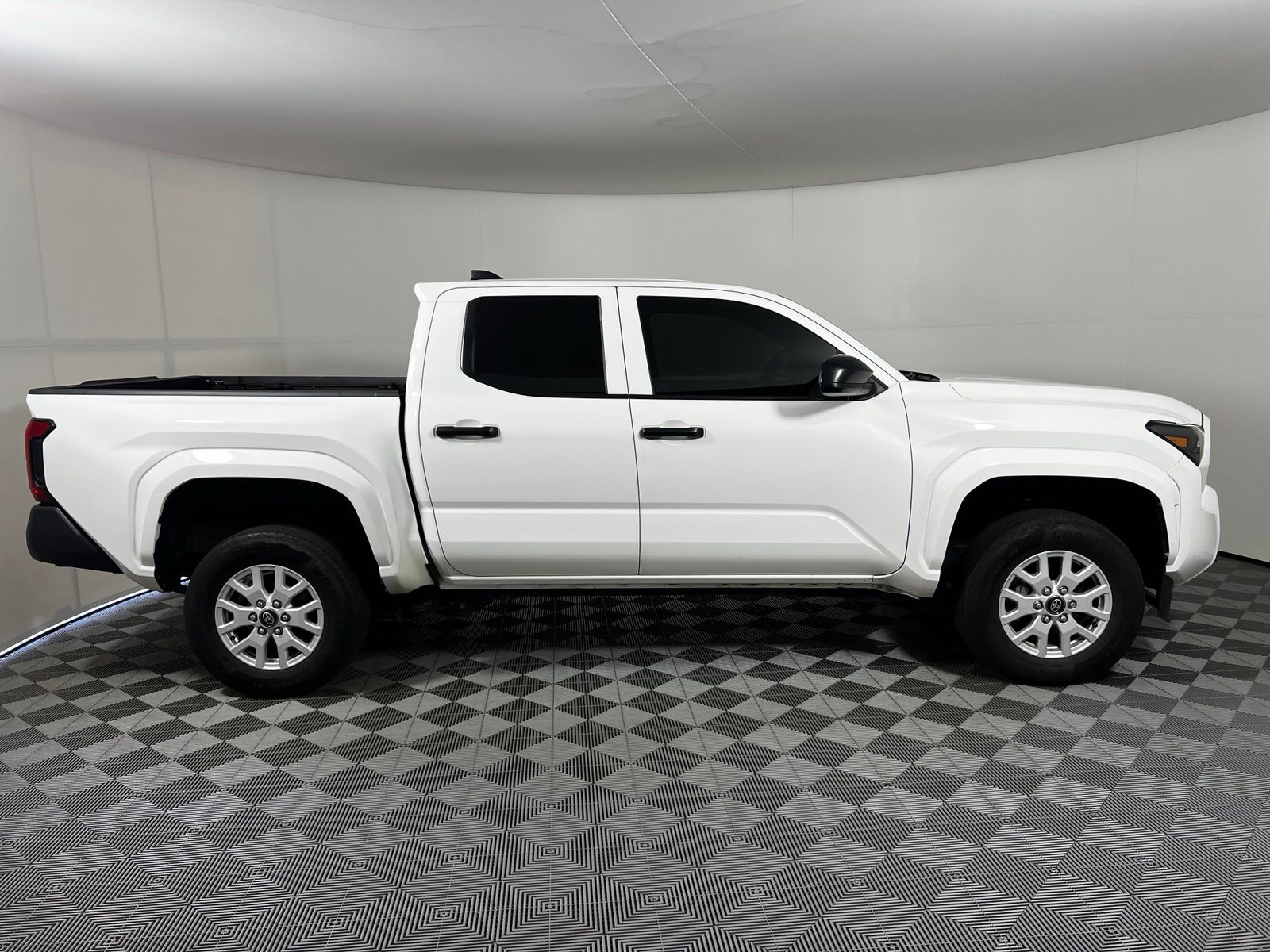 Thumbnail: 2025 Toyota Tacoma - 4