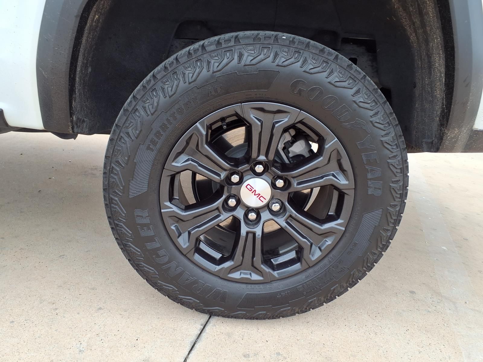 2024 GMC Canyon Elevation White at Big Star Buick GMC