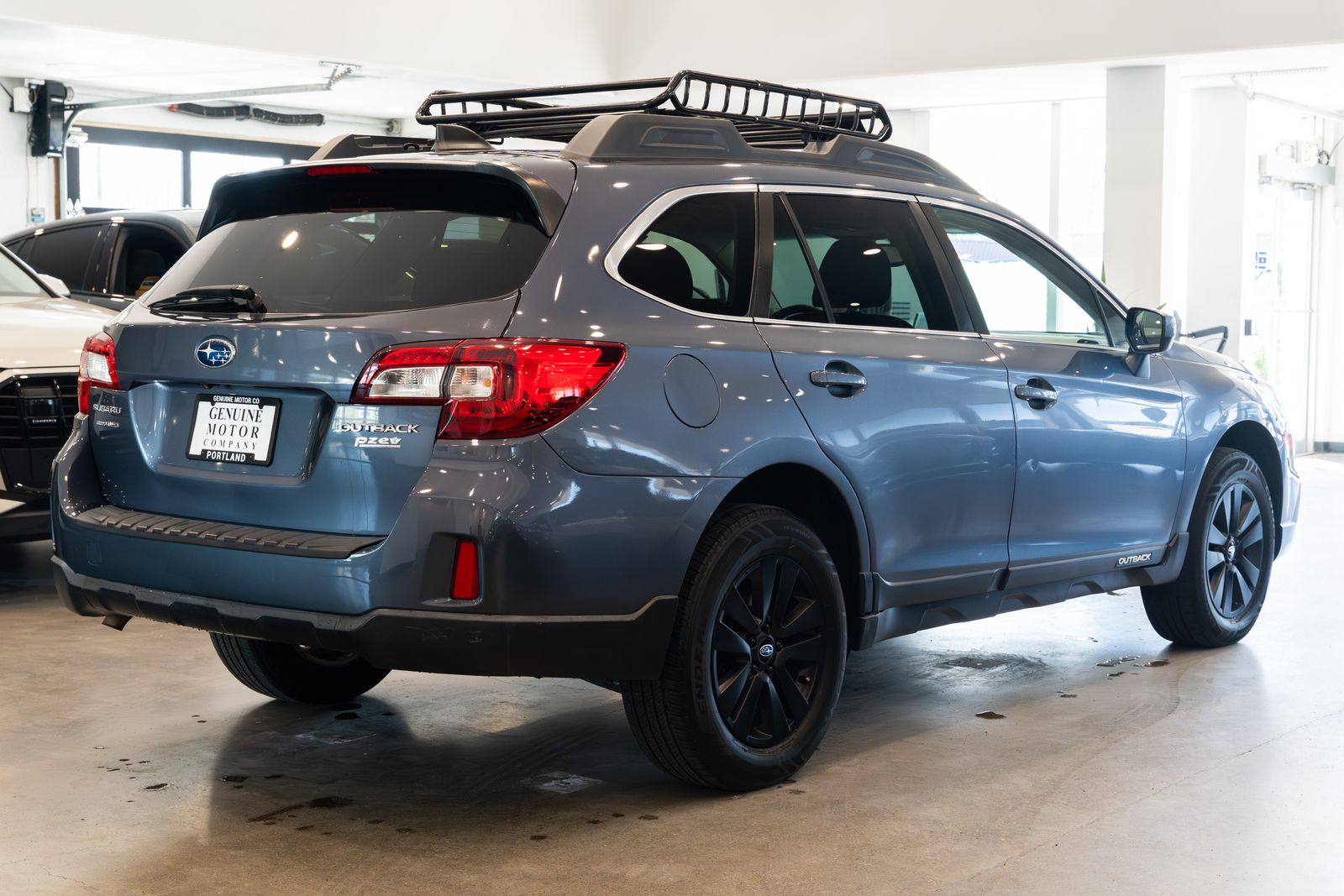 View vehicle photo 4