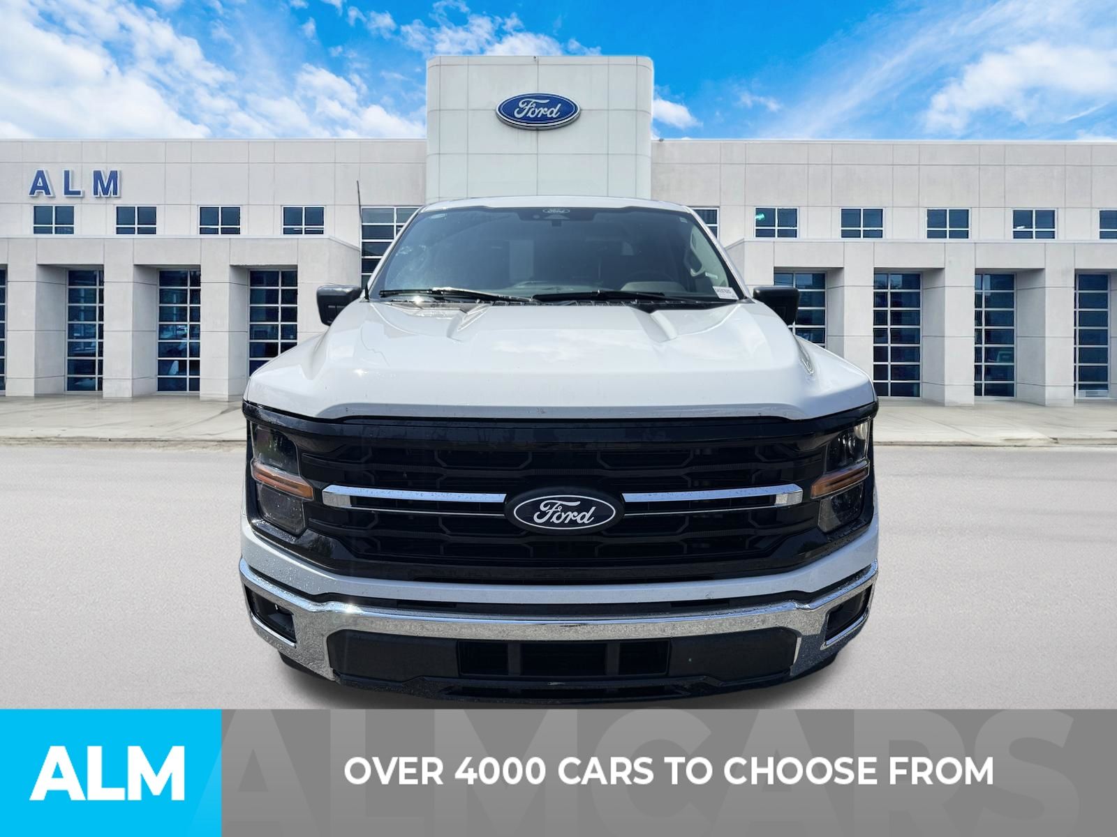 Used 2025 Oxford White Ford XLT image 2