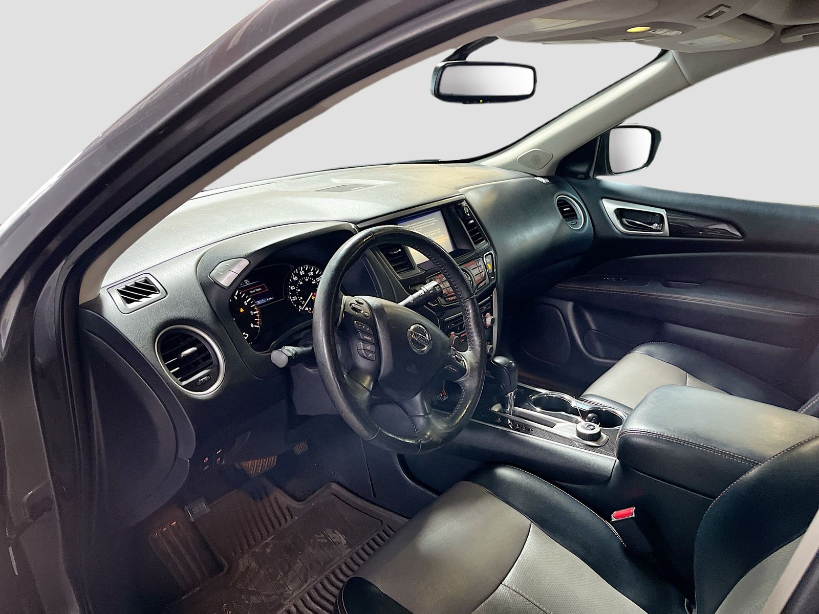 Used 2020 Gray Nissan SL image 9