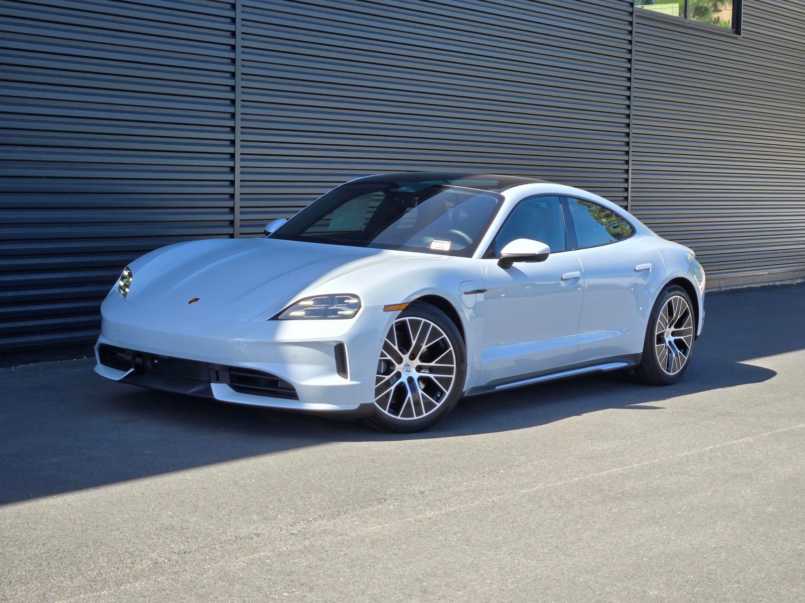 2026 Porsche Taycan 4 — full photo 1 of 27