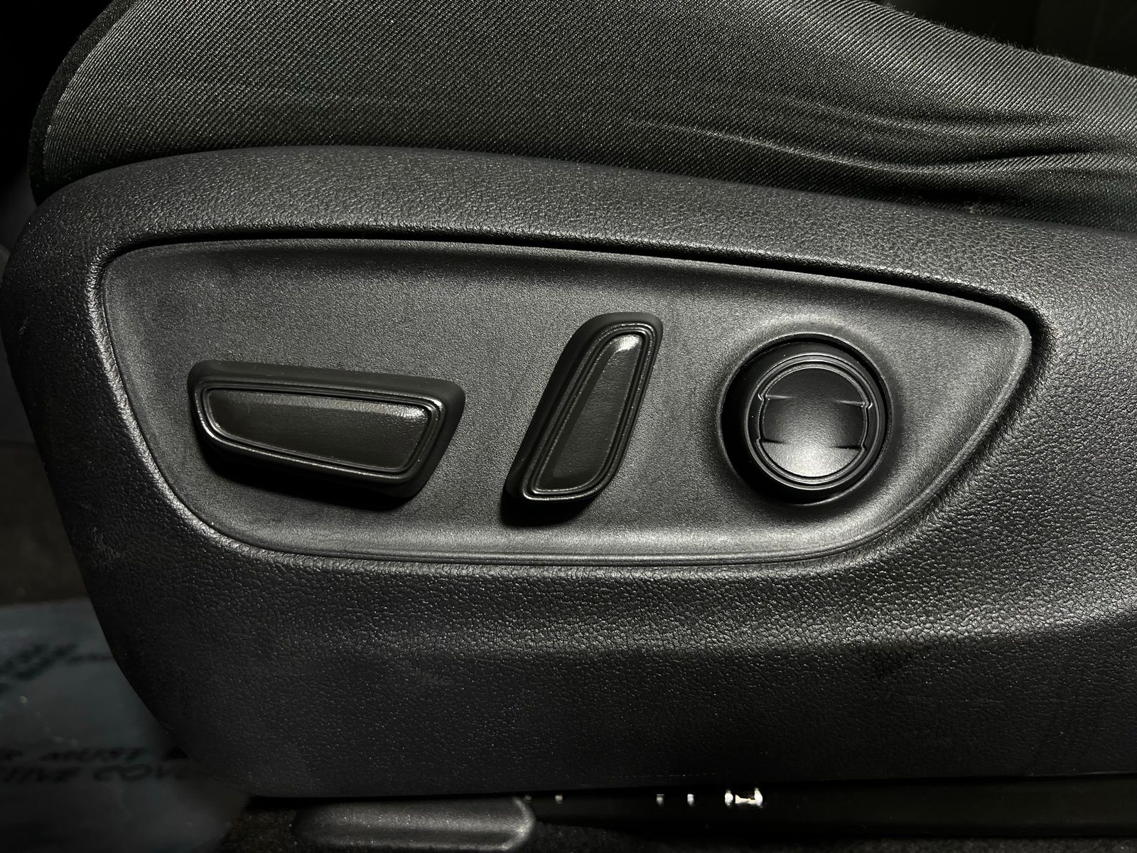 Thumbnail: 2023 Toyota RAV4 - 14