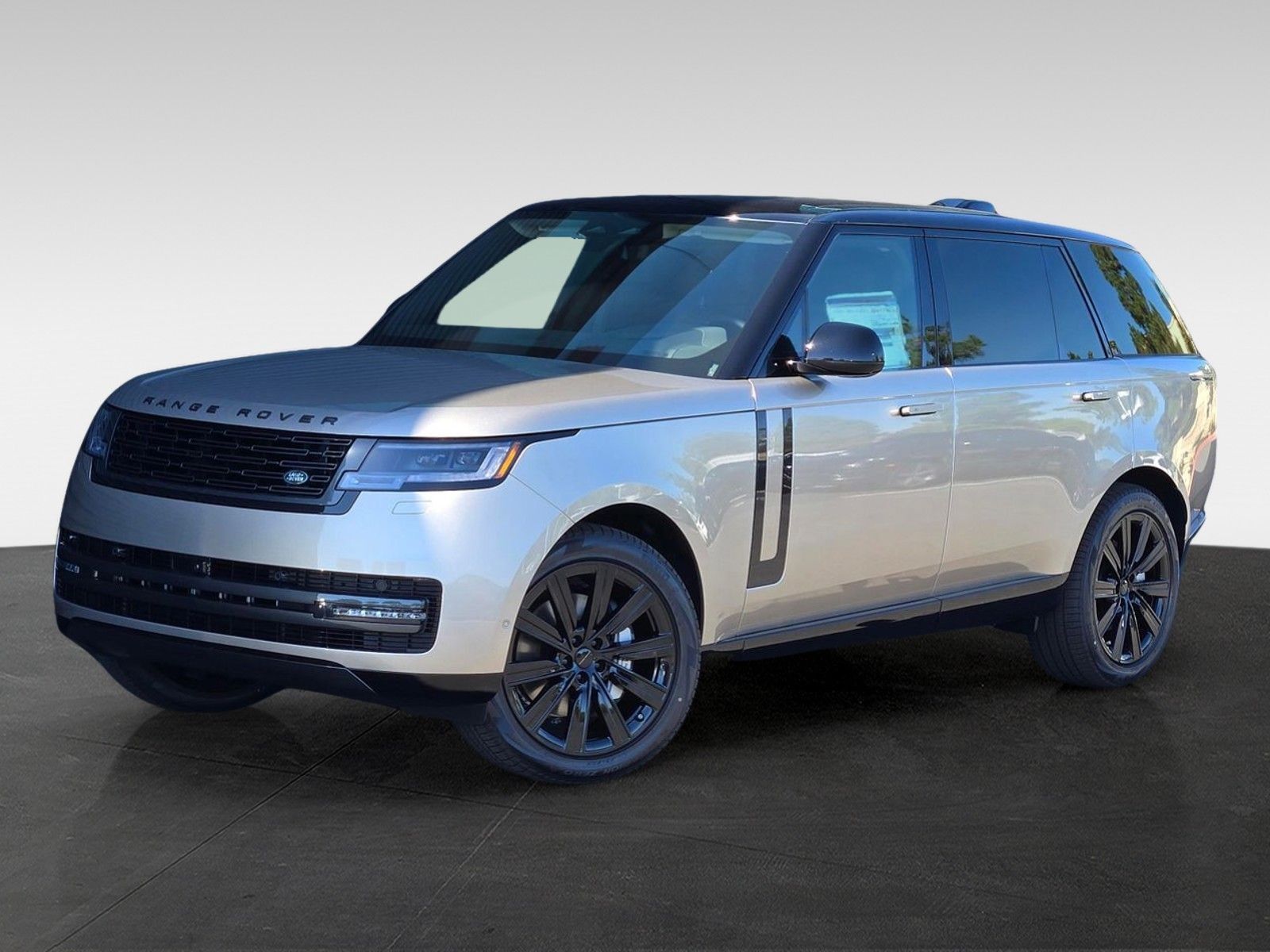 2026 Land Rover Range Rover SE — full photo 1 of 37
