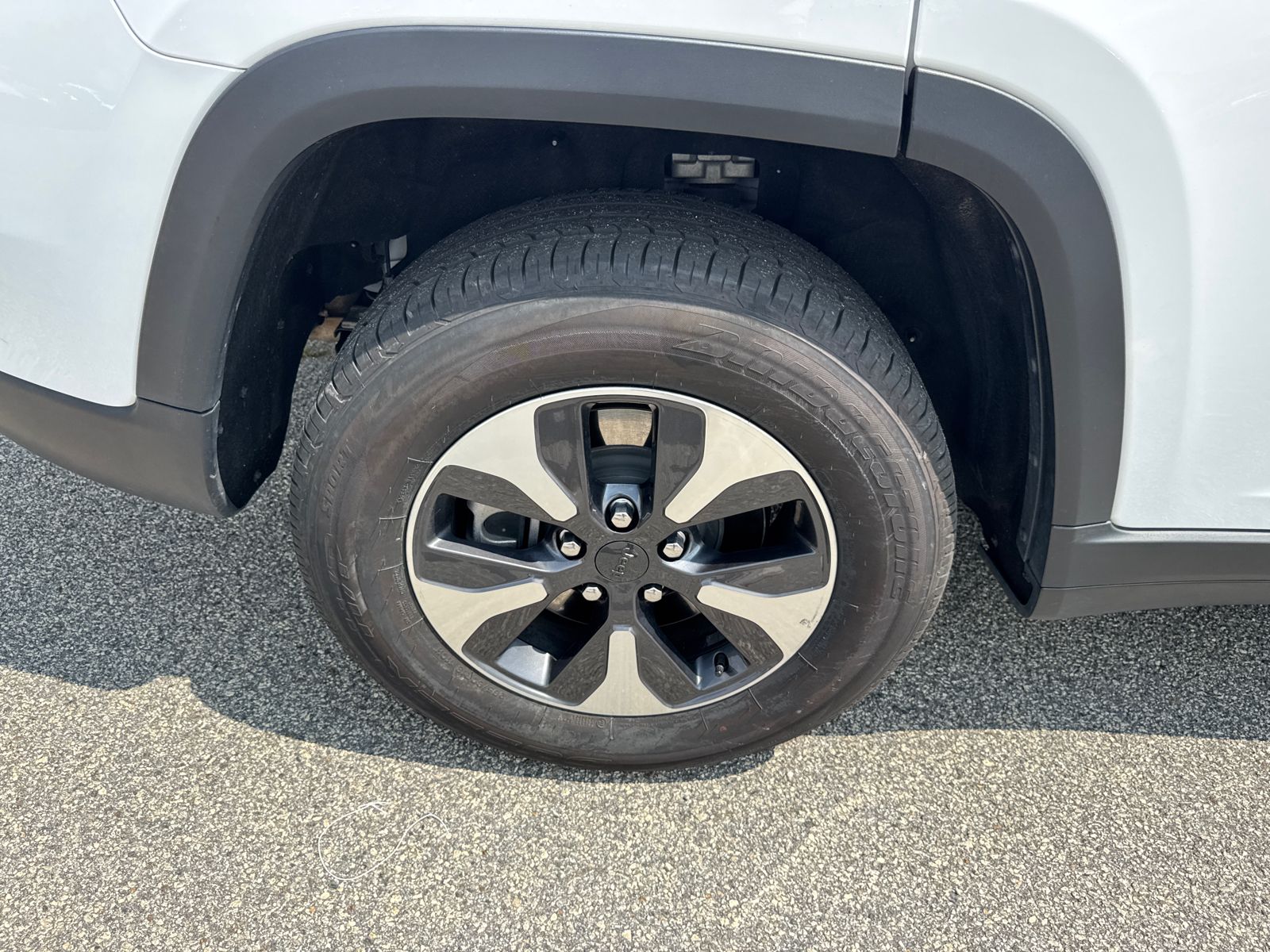 Used 2024 White Jeep 4xe image 17