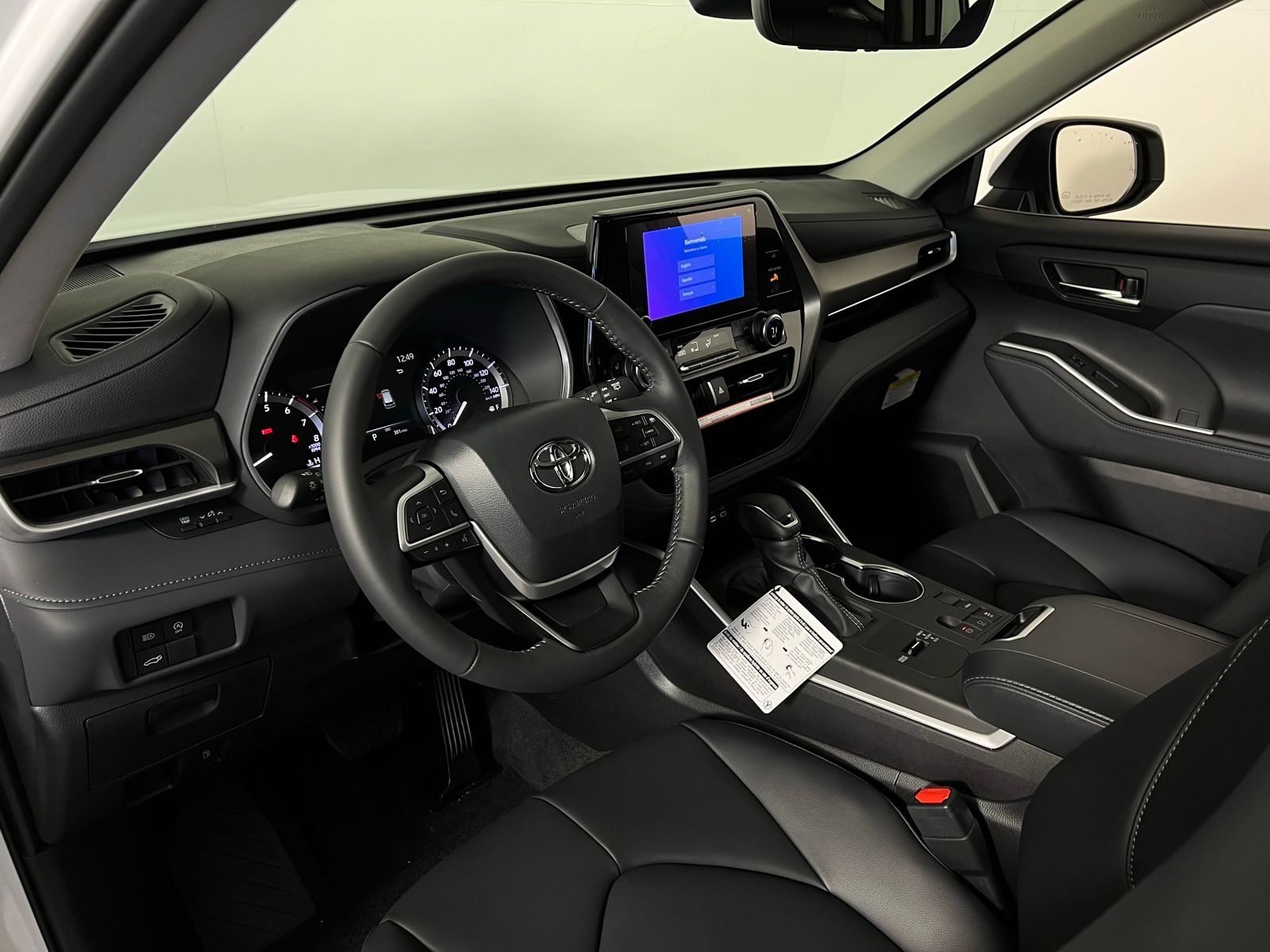 2025 Toyota Highlander XLE 9