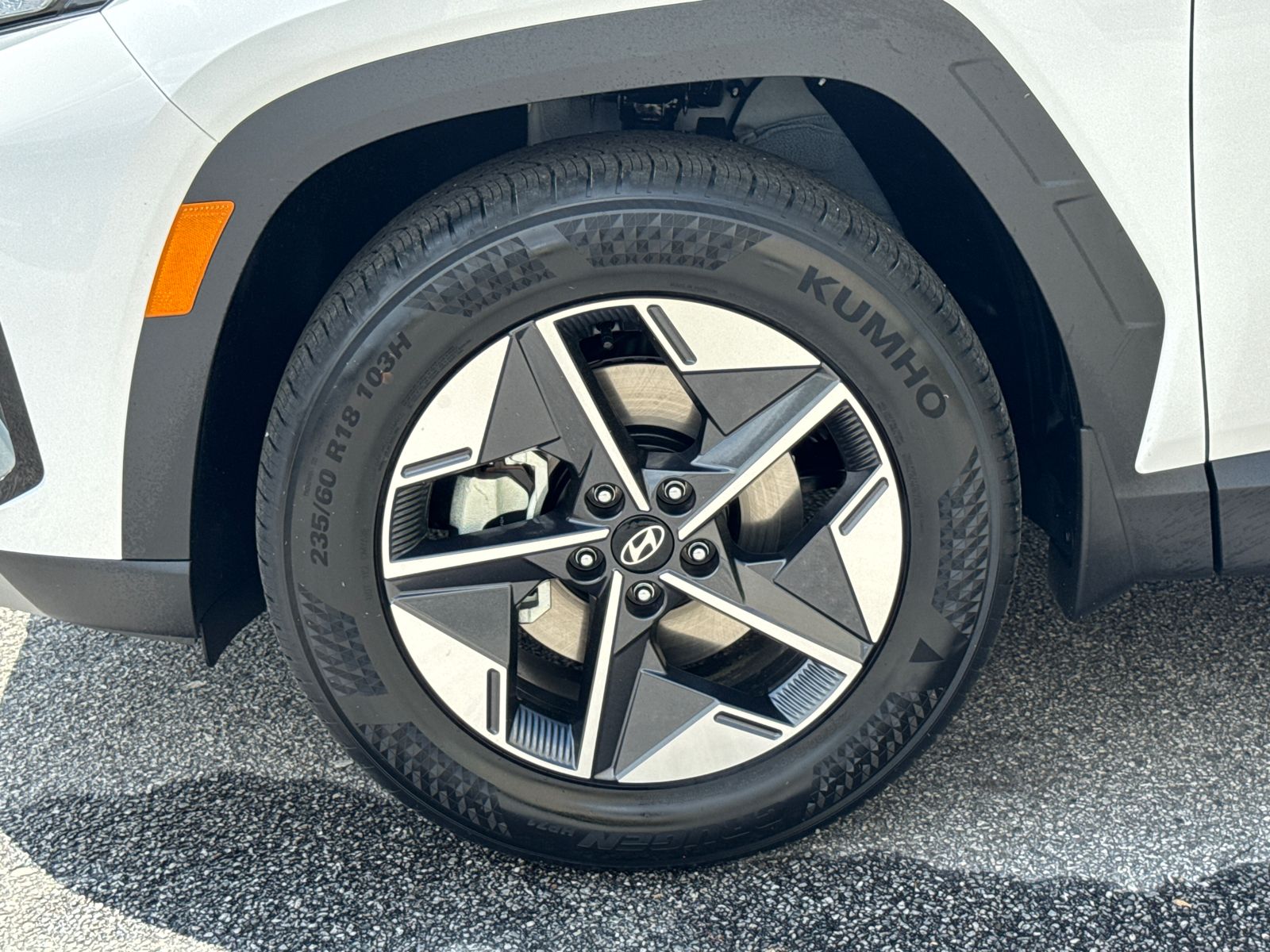New 2025 White Hyundai SEL image 12