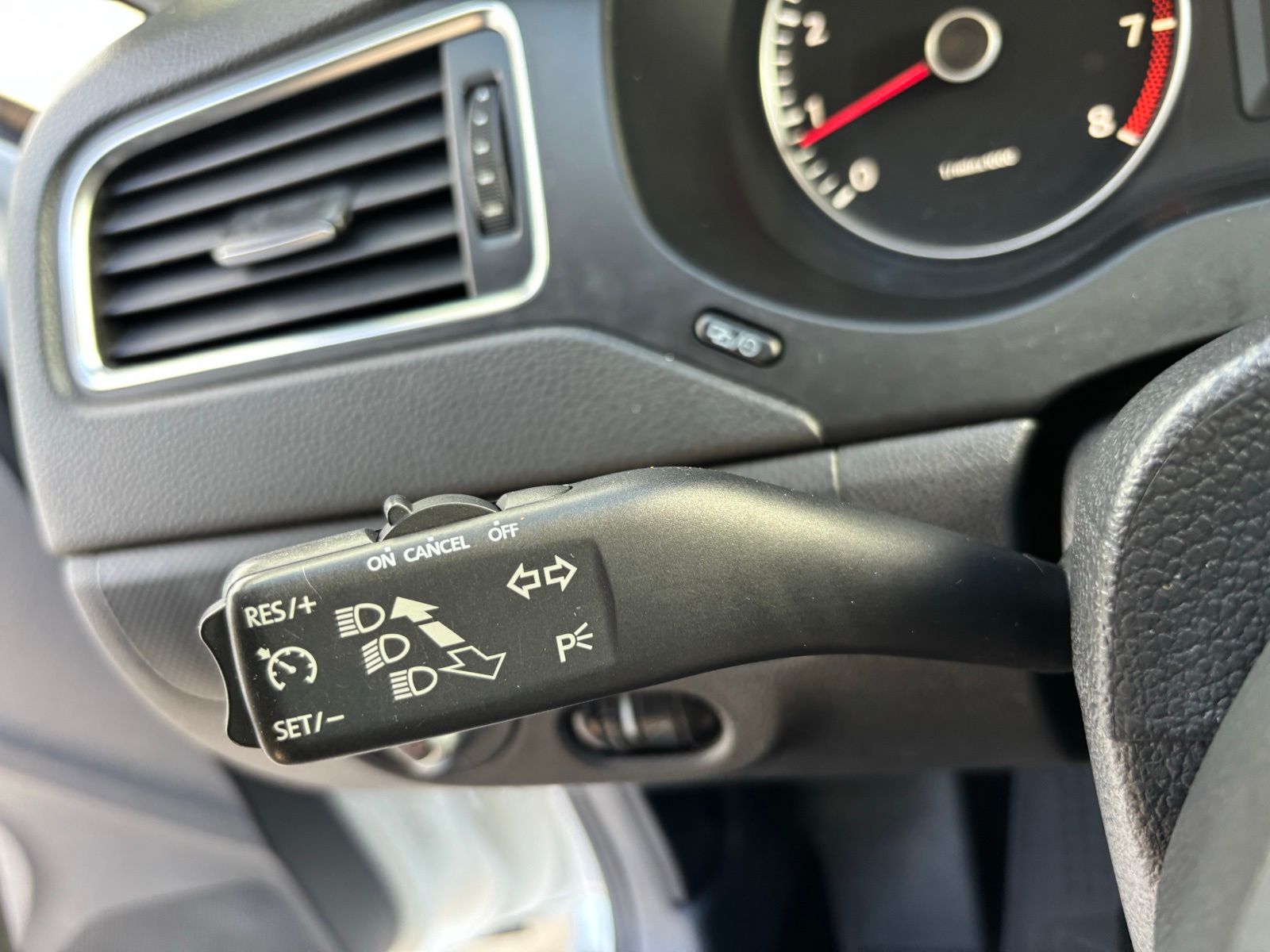 Used Car 2012 Volkswagen Jetta  2.5l Se For Sale Under $10,000 In Austin, Texas