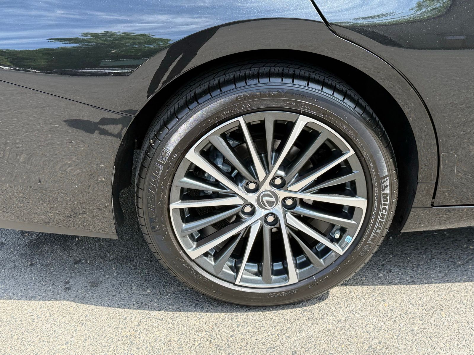 Used 2025 Black Lexus 350 image 29