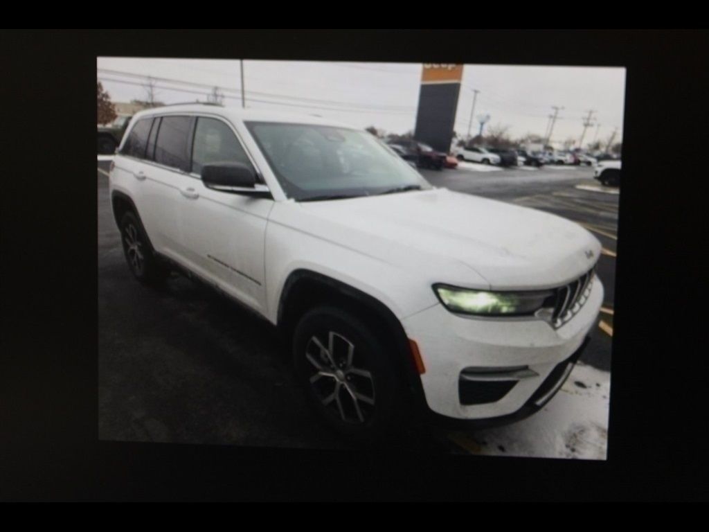 View vehicle photo 2