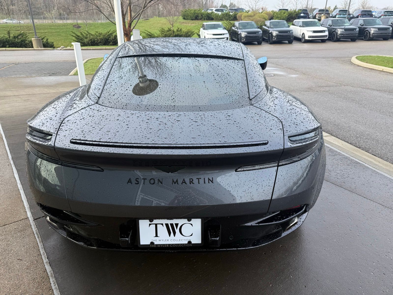 View vehicle photo 6