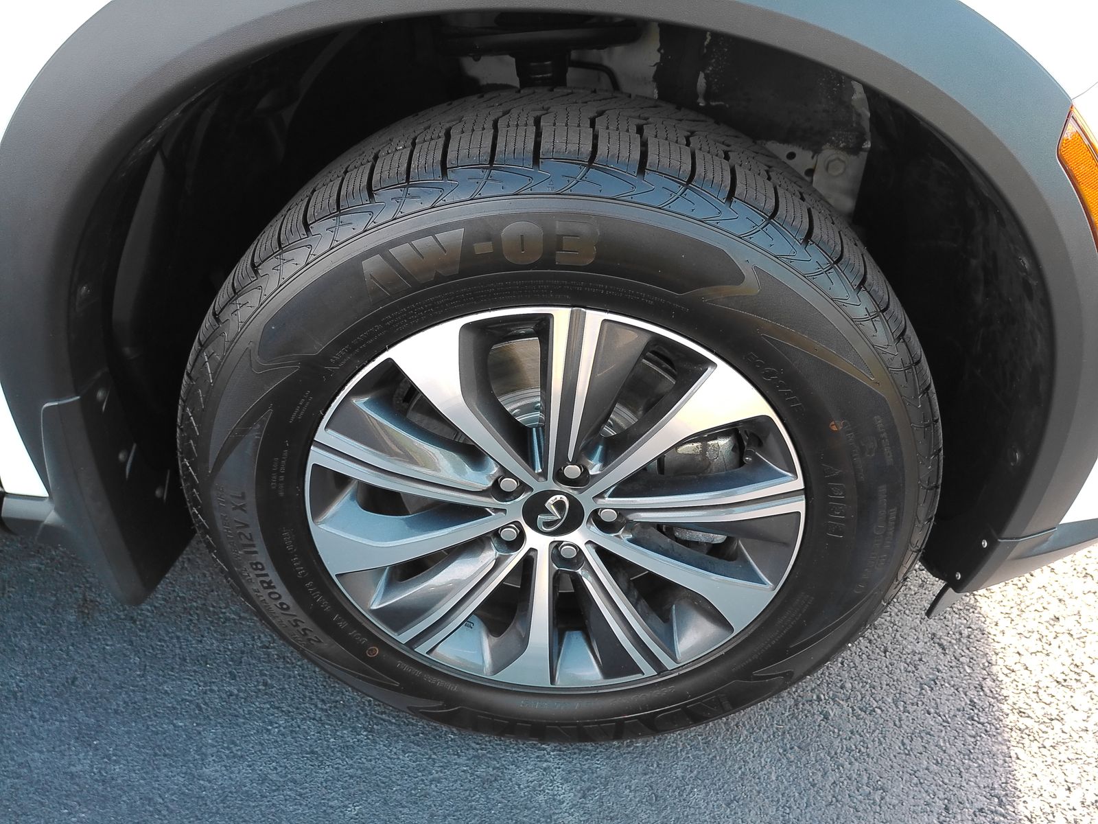 Used 2023 White INFINITI PURE image 29