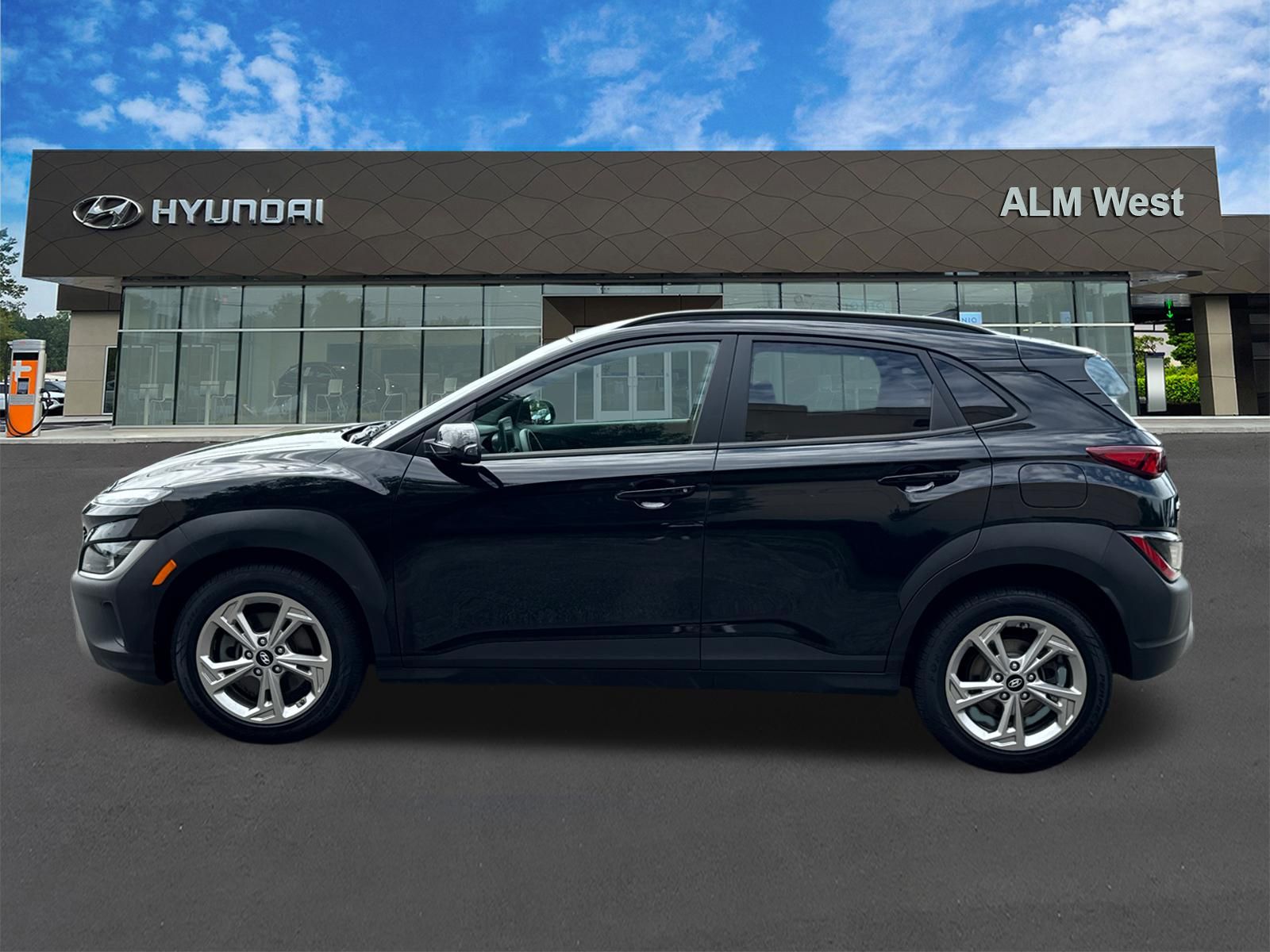 Used 2023 Black Hyundai SEL image 8