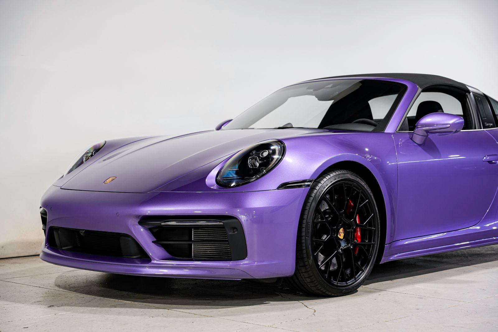 2024 Porsche 911 Targa 4 GTS — photo 33