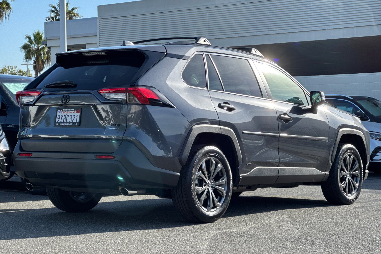 View vehicle photo 4