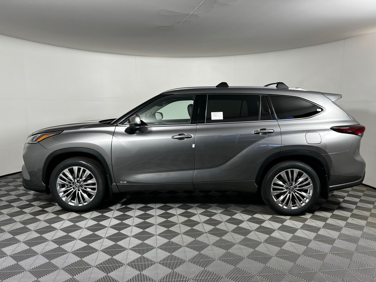 Thumbnail: 2026 Toyota Highlander - 8