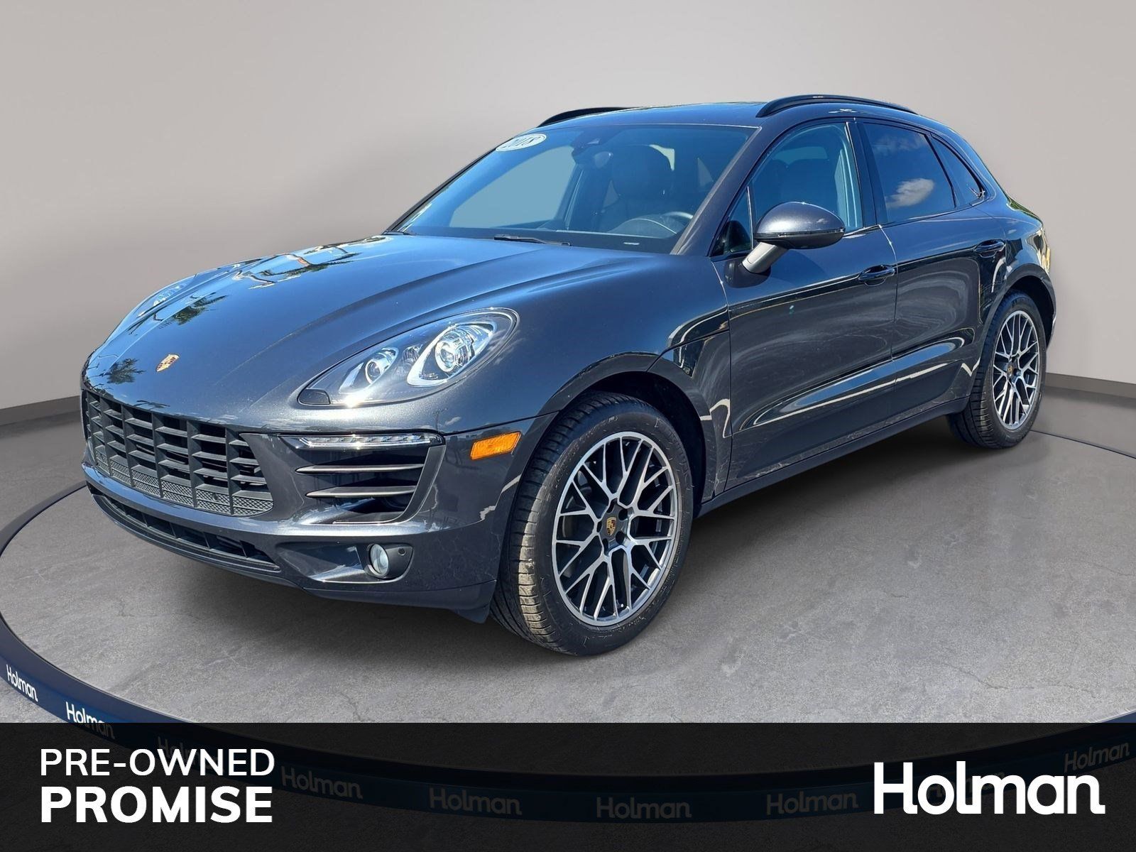 Gray (Volcano Grey Metallic) 2018 Porsche Macan AWD SUV / Crossover All-Wheel Drive 7-Speed Automatic