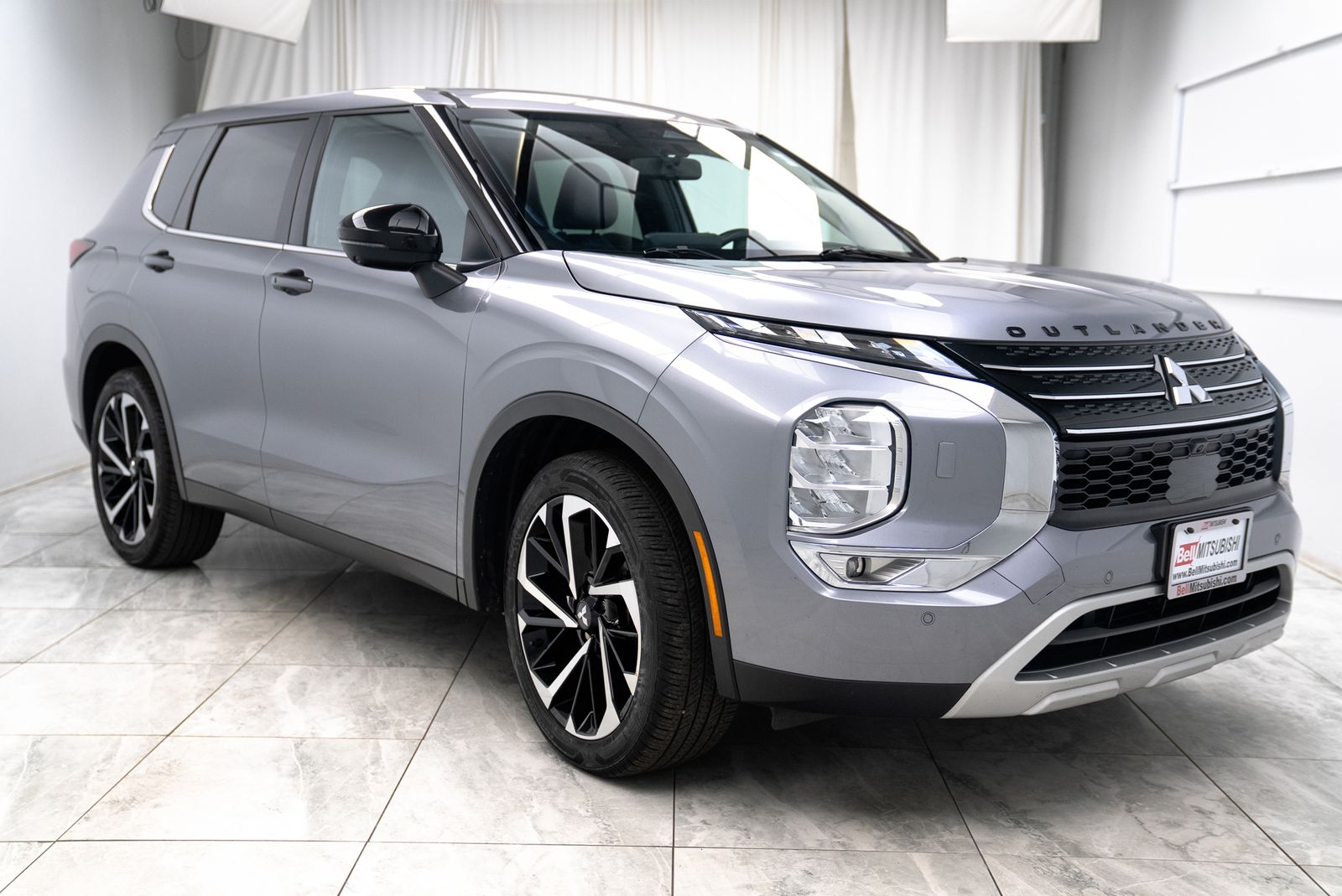 Mercury Gray Metallic 2022 Mitsubishi Outlander SUV / Crossover All-Wheel Drive Continuously Variable Transmission