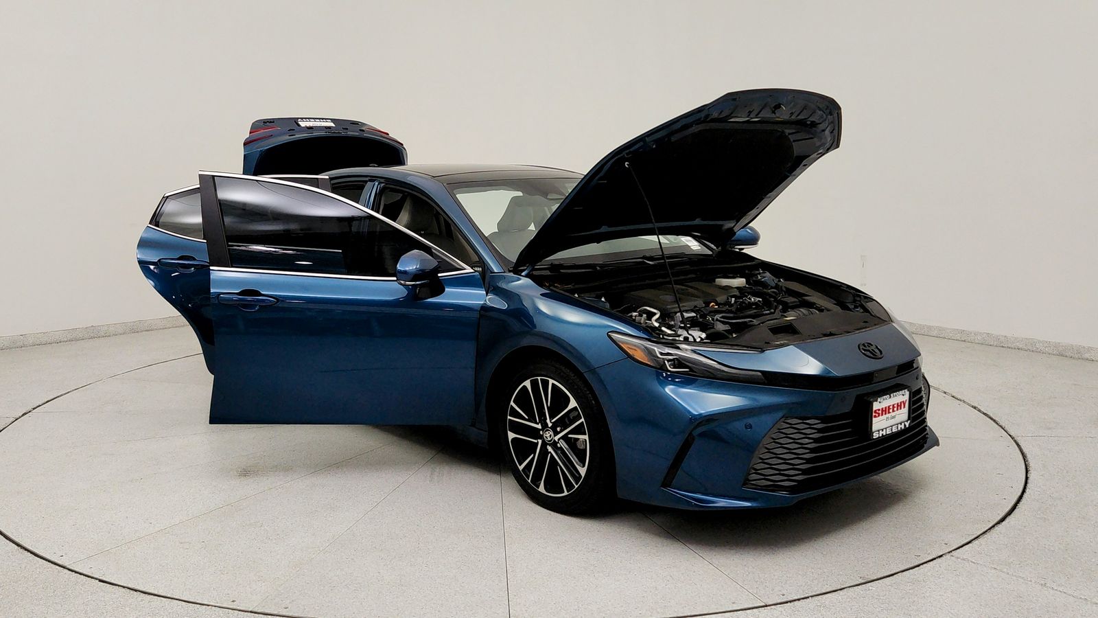 Used 2025  Toyota XLE image 9
