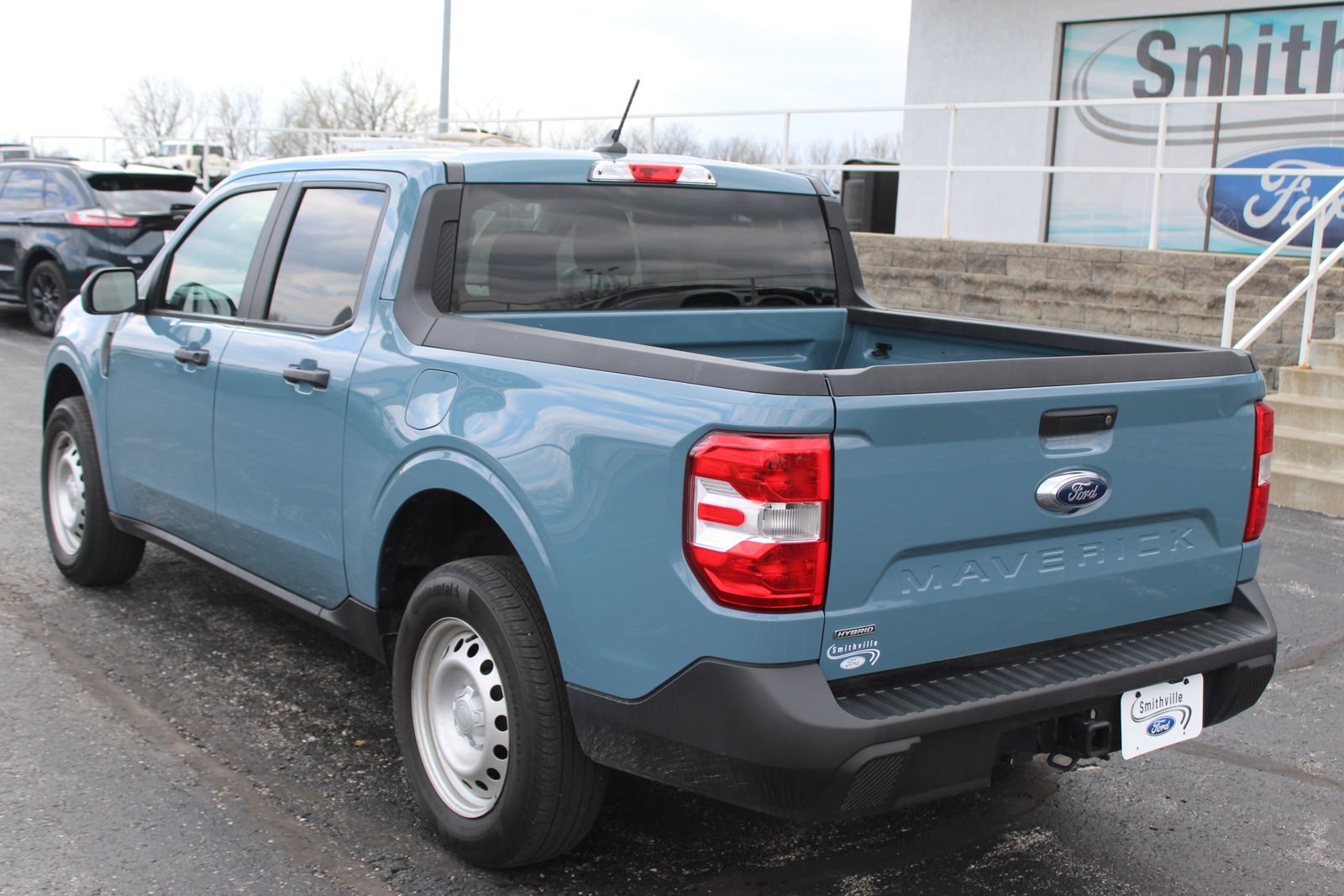 View vehicle photo 5