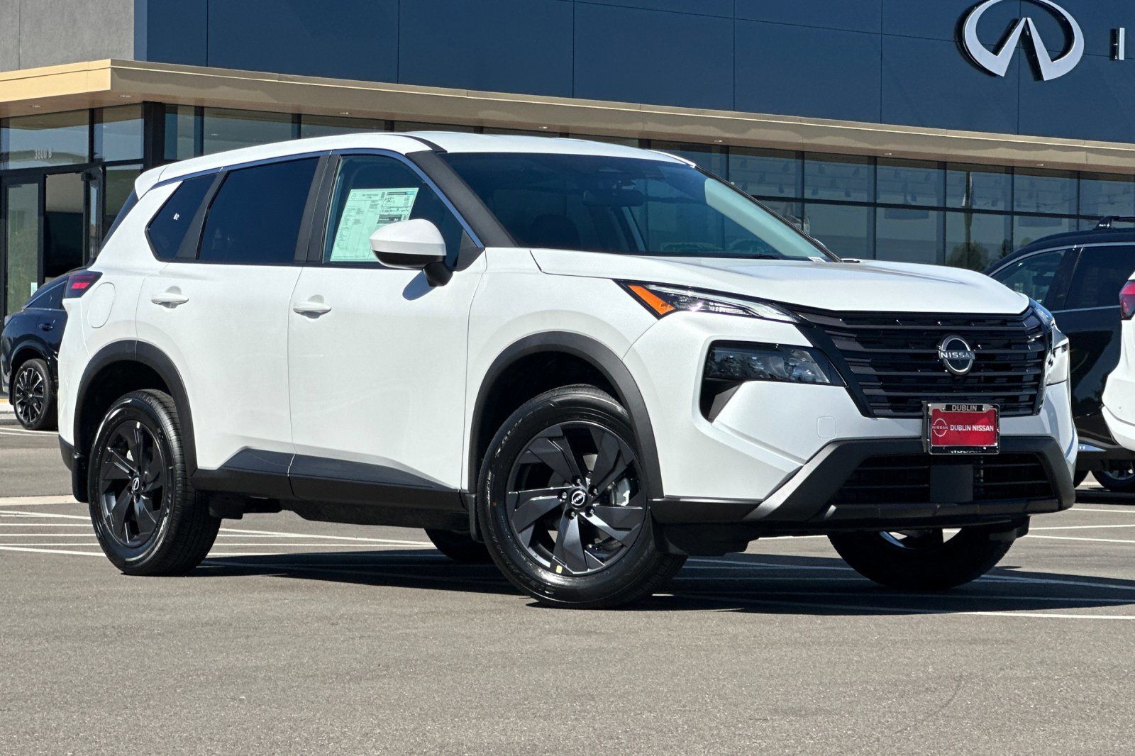 Everest White Pearl Tricoat 2026 Nissan Rogue SUV / Crossover Front-Wheel Drive Continuously Variable Transmission