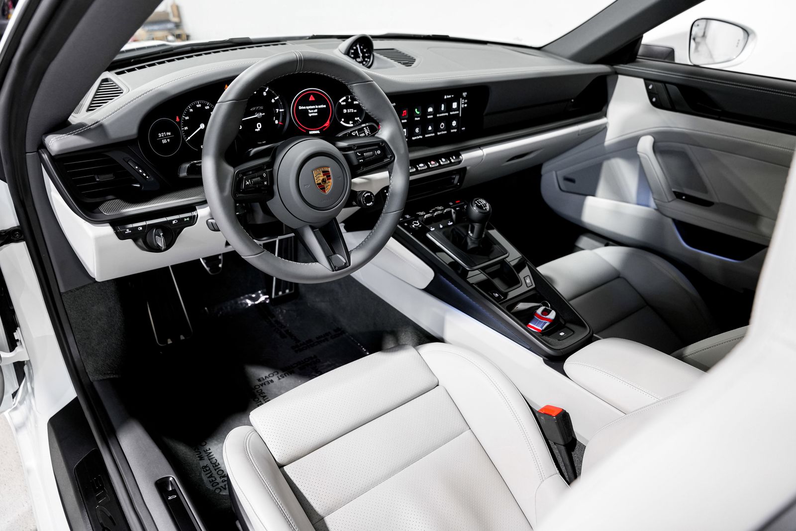 2022 Porsche 911 Carrera GTS — photo 8