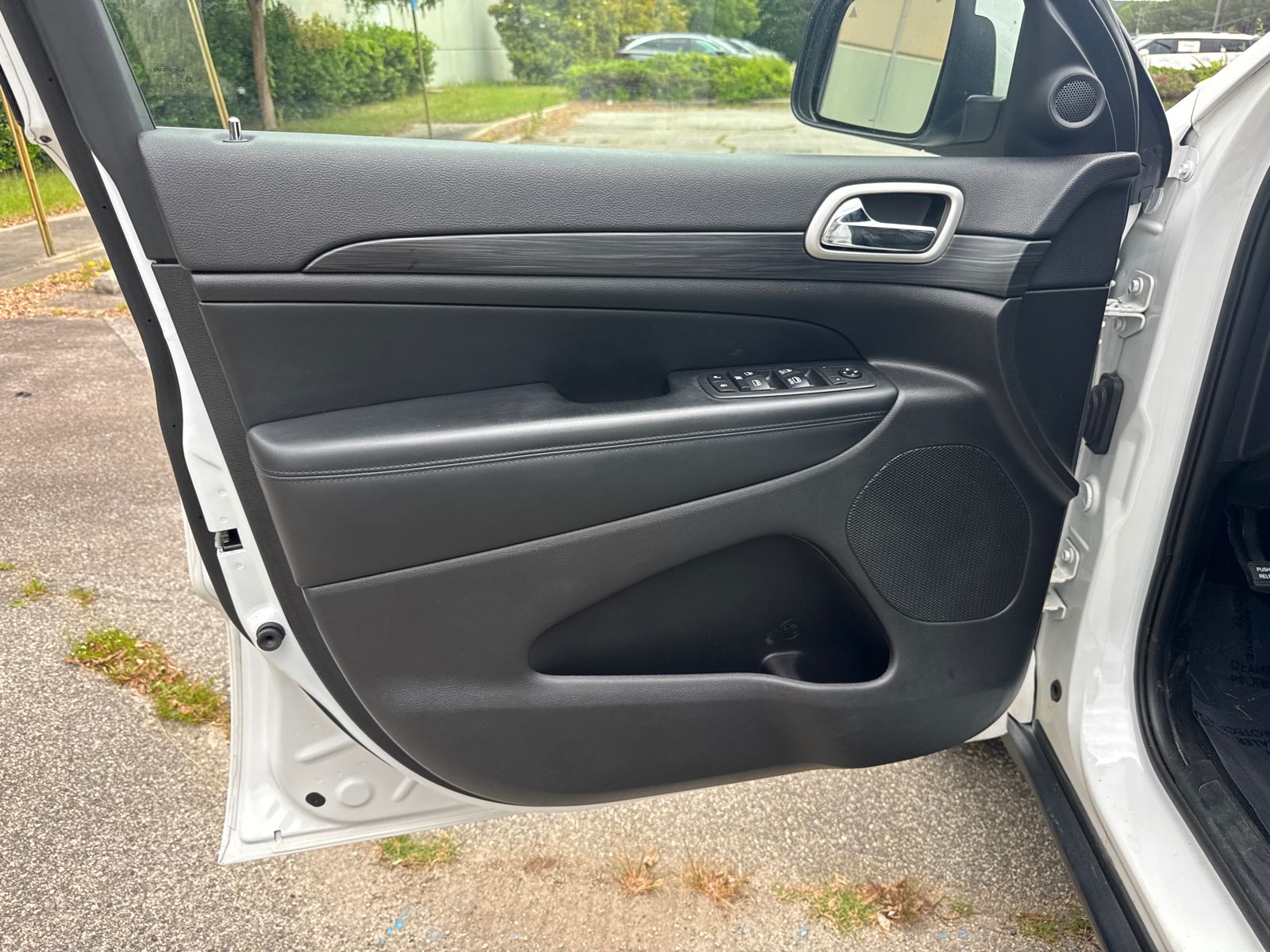 Used 2020 Bright White Clearcoat Jeep **UNDER MARKET** image 10
