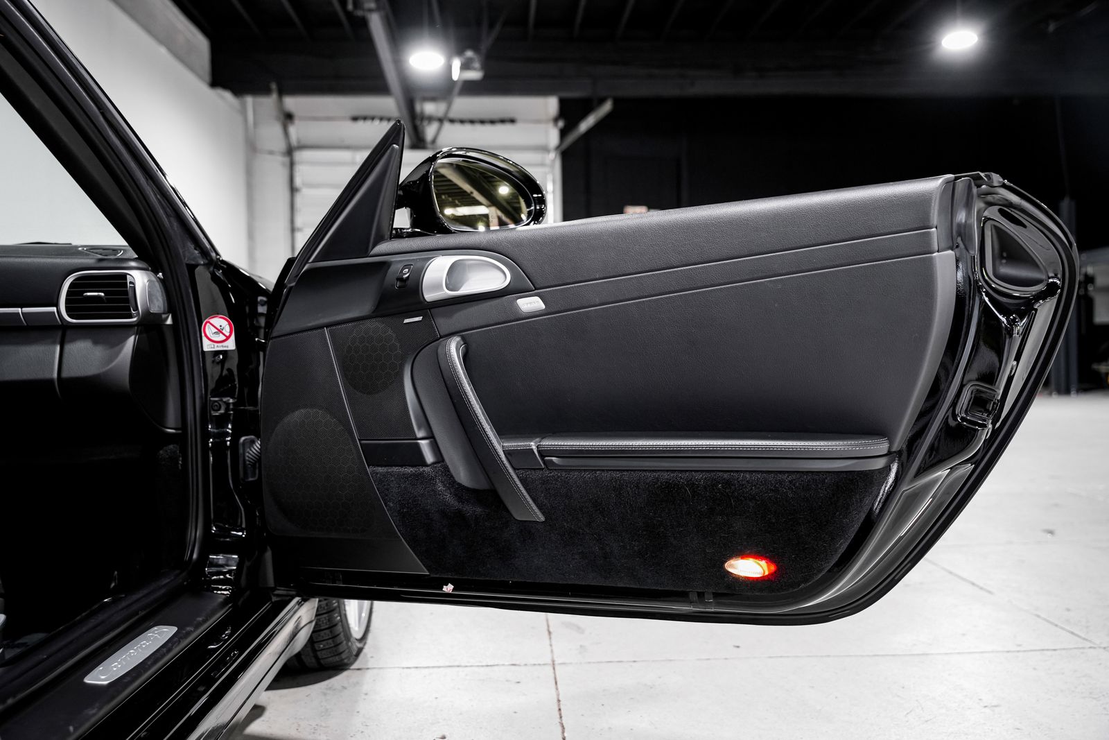 2010 Porsche 911 Carrera 4S — photo 23