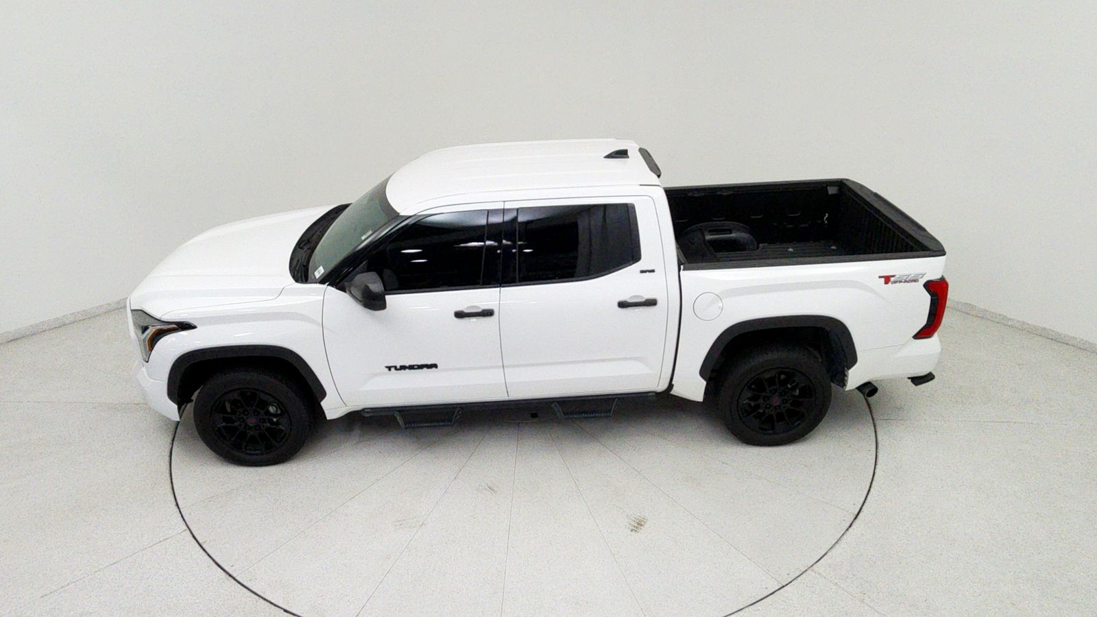 Used 2023 White Toyota SR5 image 17