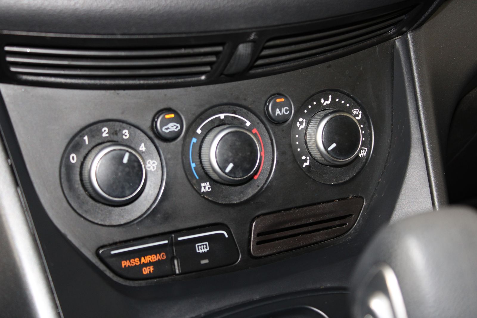 Used 2016 Blue Ford S image 24