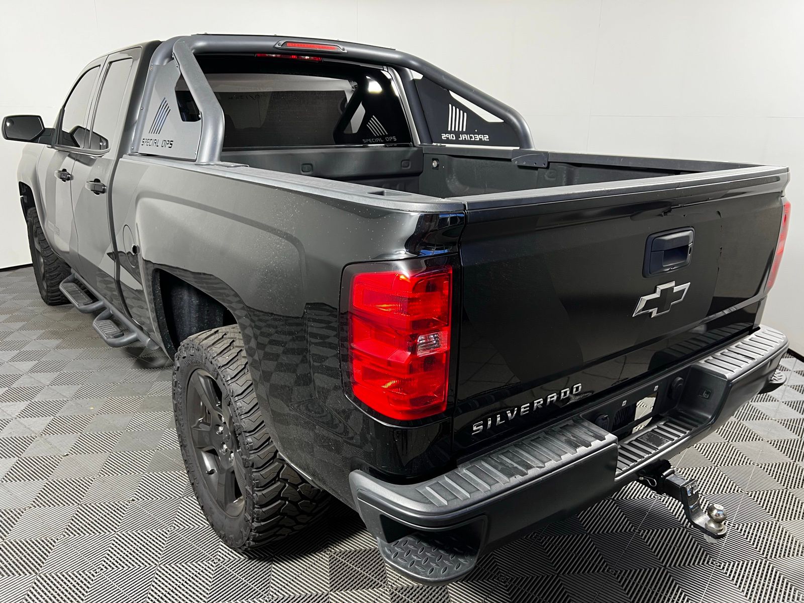 Thumbnail: 2017 Chevrolet Silverado 1500 - 7