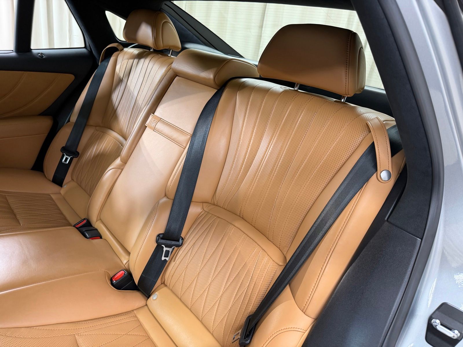 Used 2021 Silver Lexus 500 AWD image 27