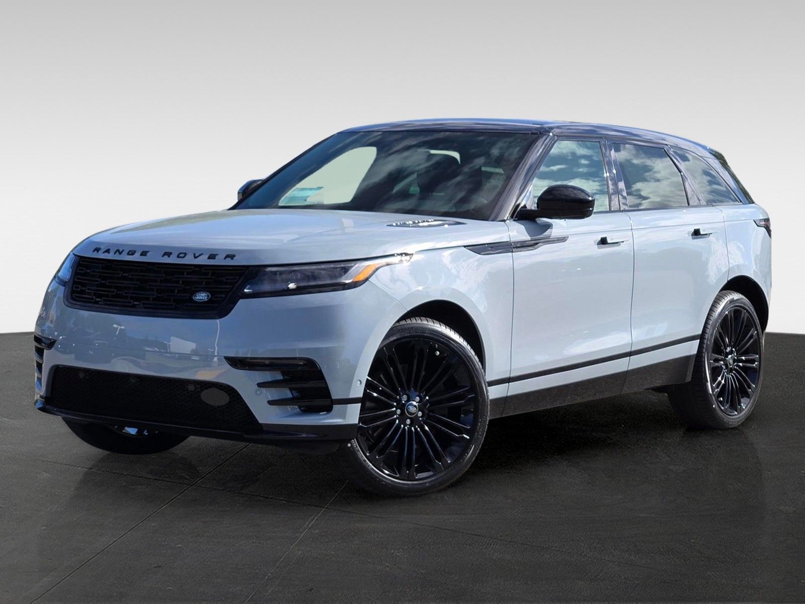 2026 Land Rover Range Rover Velar Dynamic SE — full photo 1 of 33