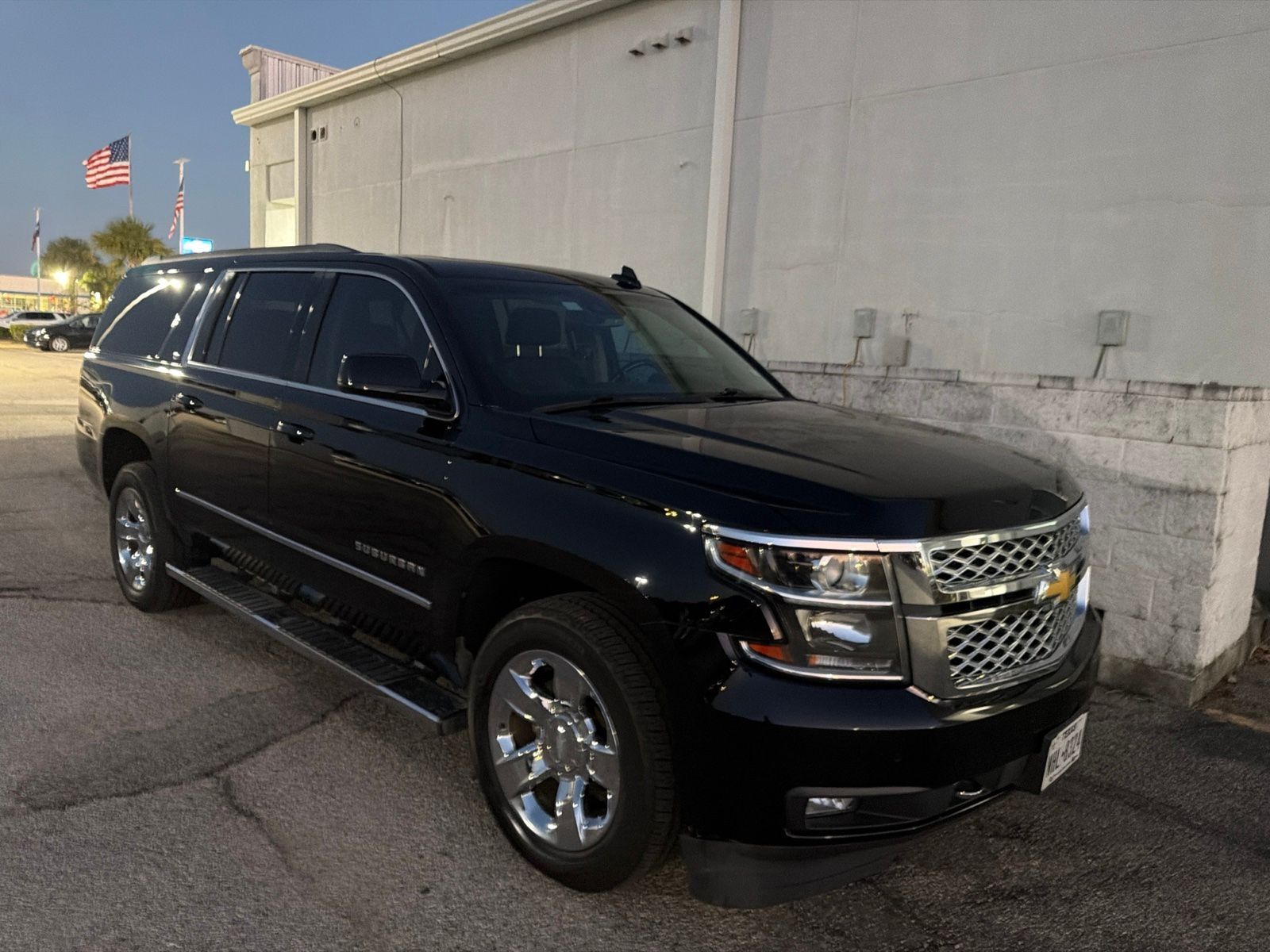 Black 2018 Chevrolet Suburban SUV / Crossover 4X2 6-Speed Automatic Overdrive