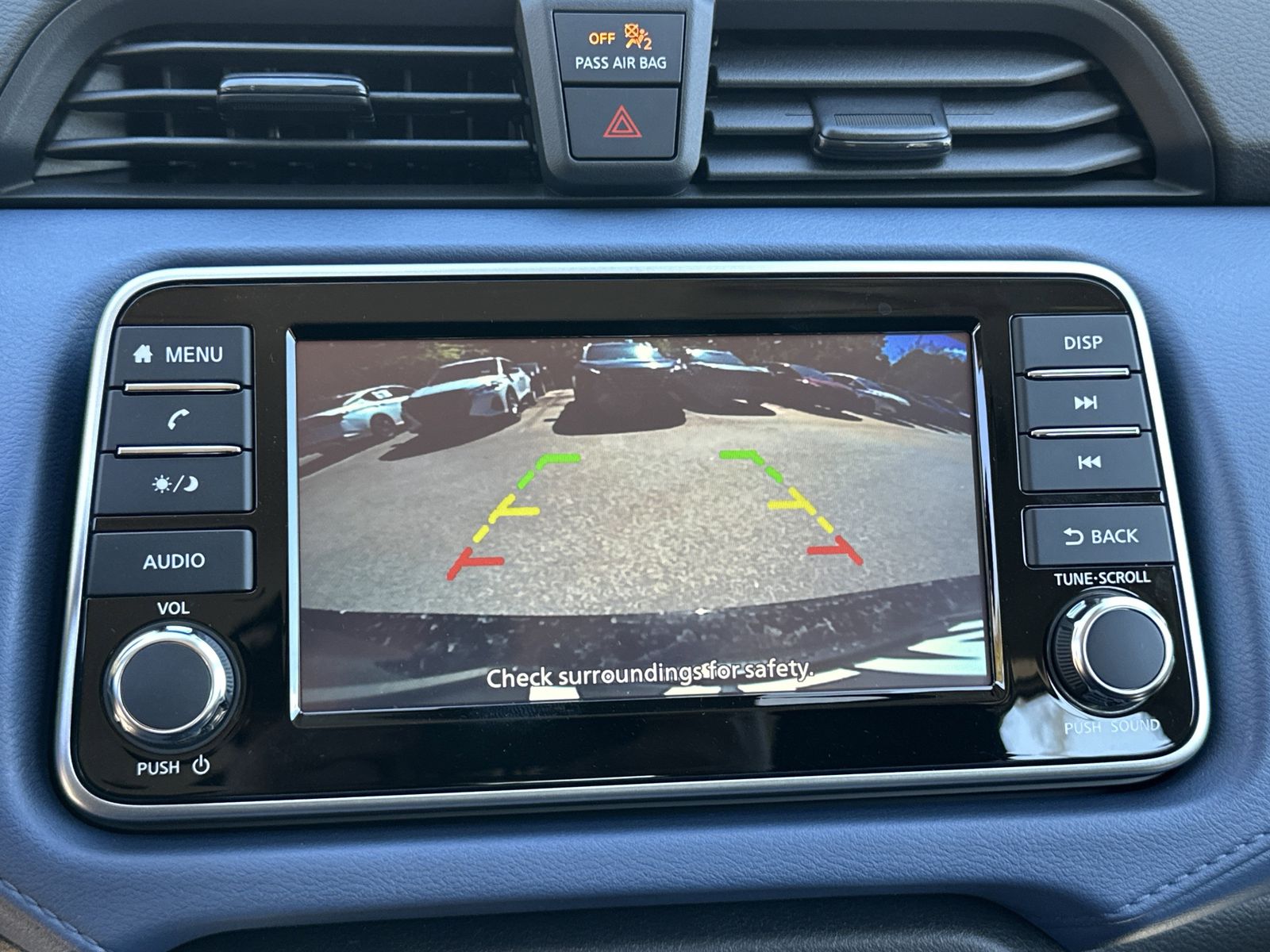 2025 Nissan Versa SV photo 4