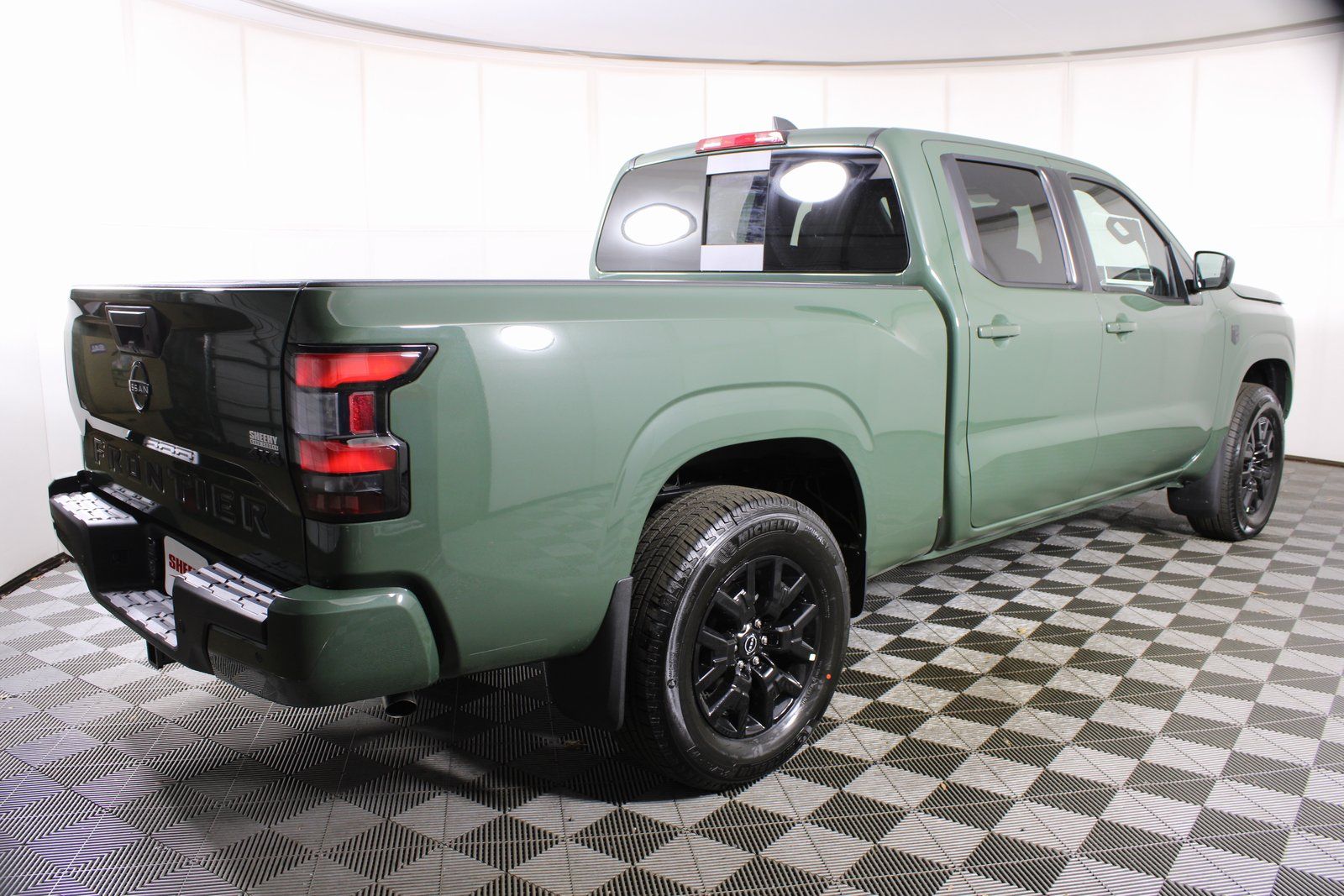 View vehicle photo 6