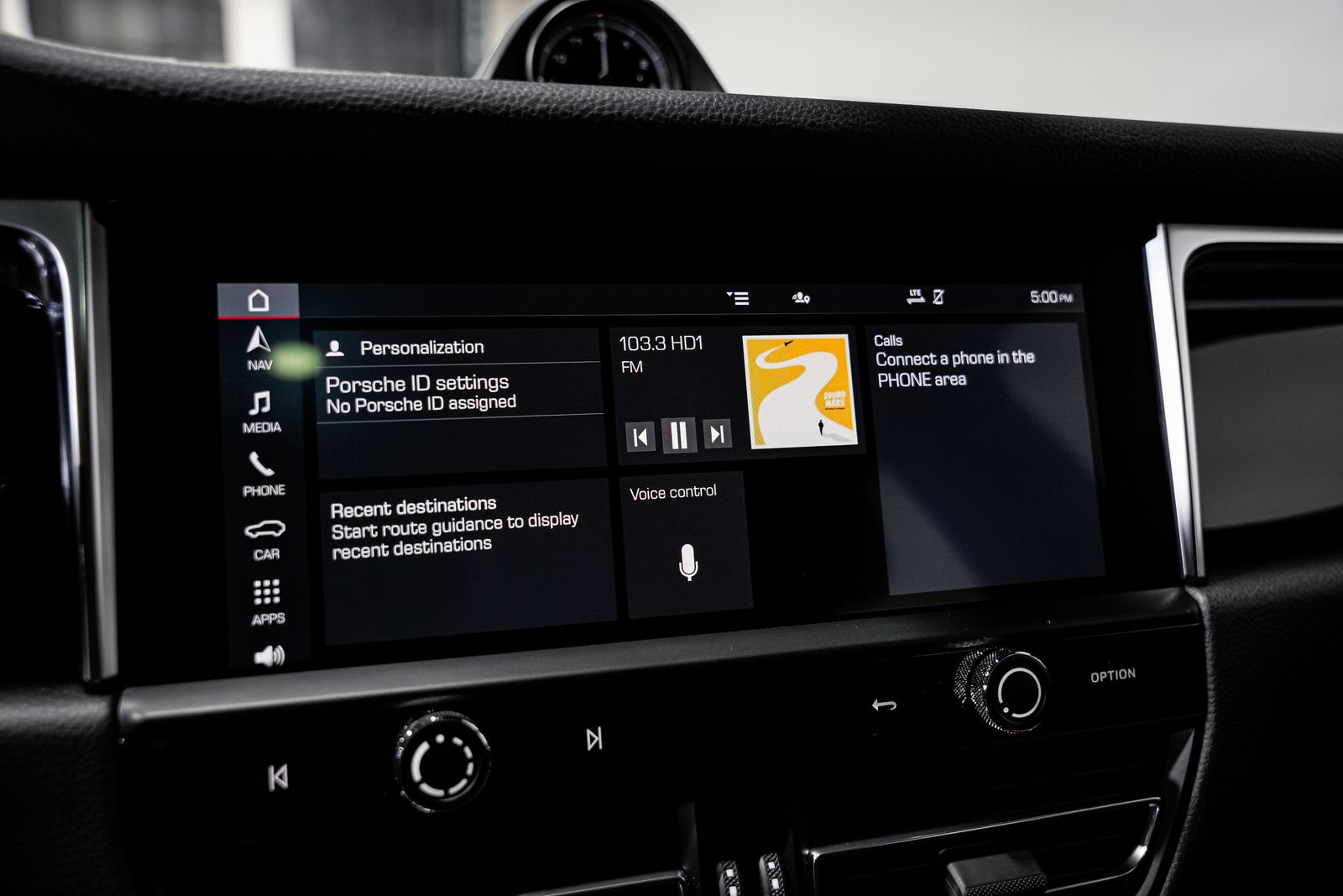 2024 Porsche Macan Base — photo 13