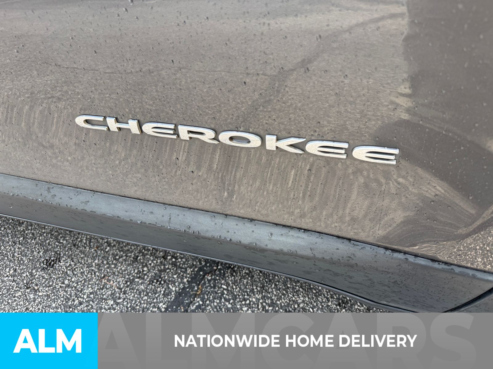 Used 2014 Gray Jeep Limited image 4