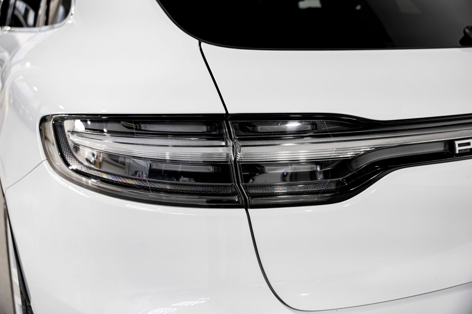 2023 Porsche Macan S — photo 40